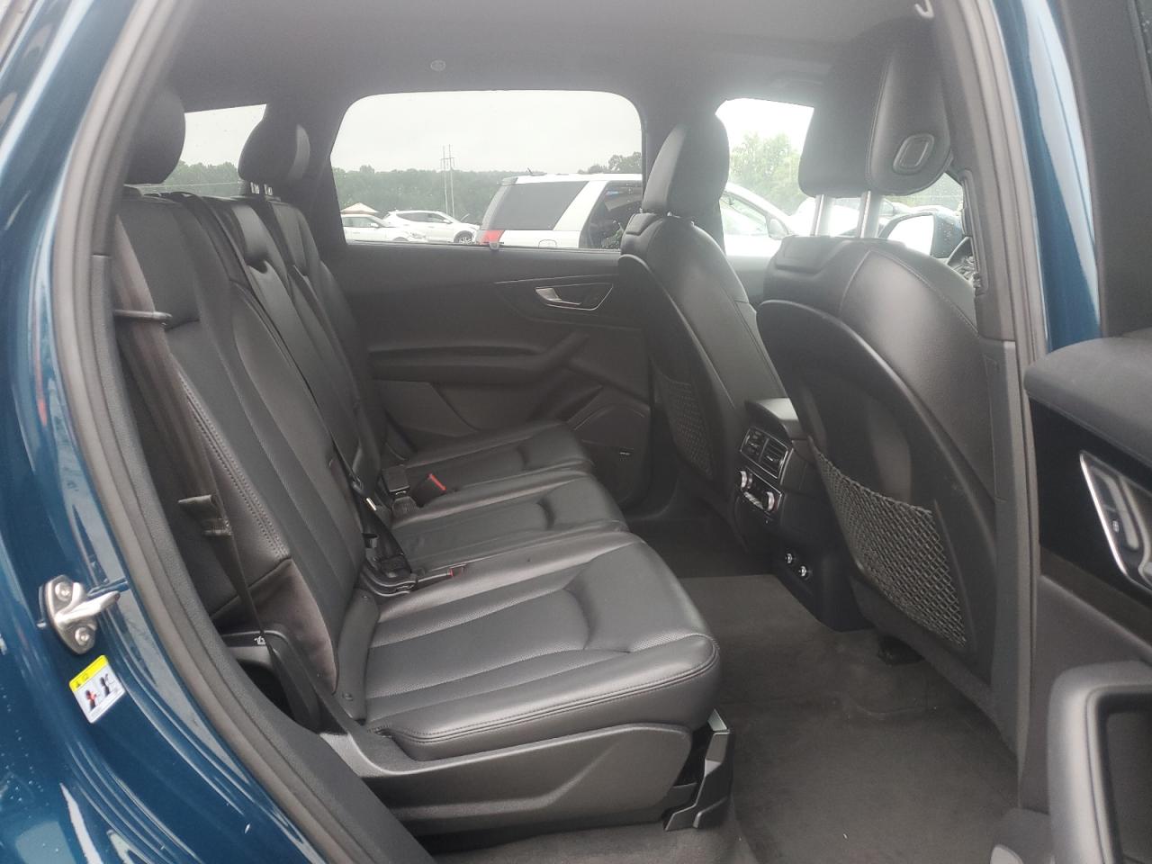 WA1VAAF71JD024633 2018 Audi Q7 Prestige