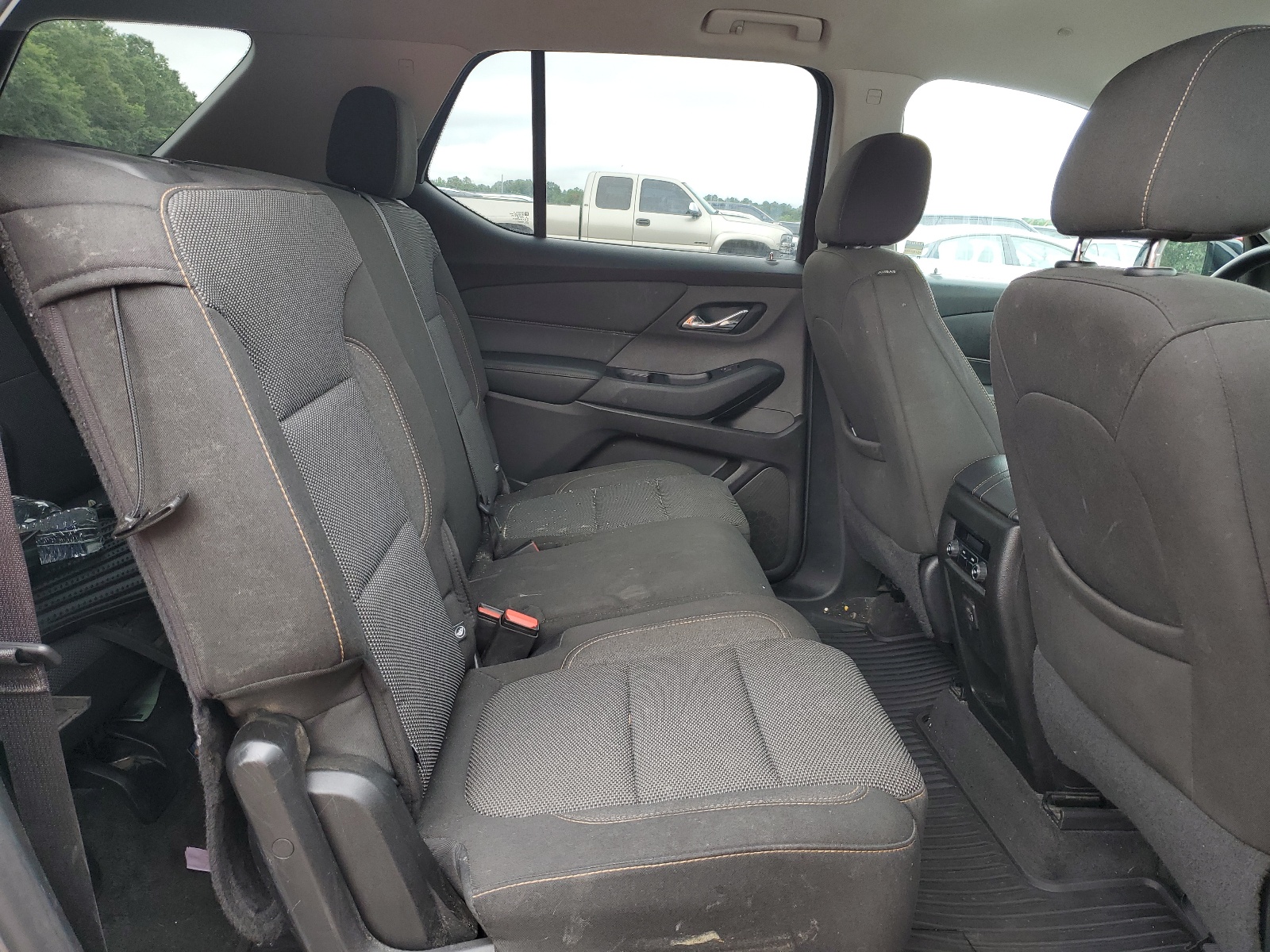 1GNERFKWXKJ205913 2019 Chevrolet Traverse Ls