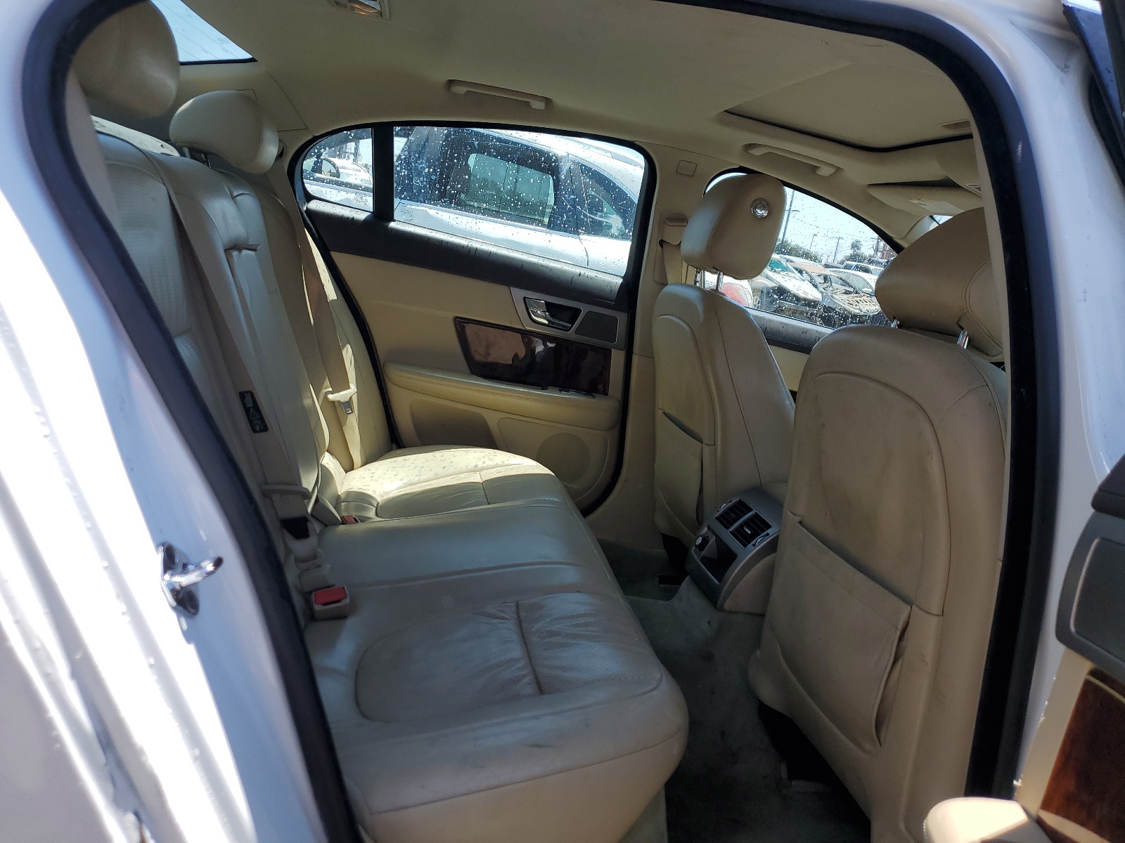 SAJWA0GB6BLR85339 2011 Jaguar Xf Premium