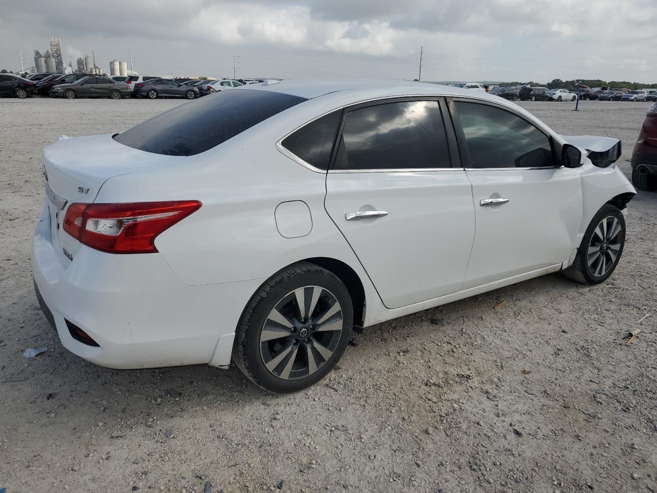 2019 Nissan Sentra - Image 3