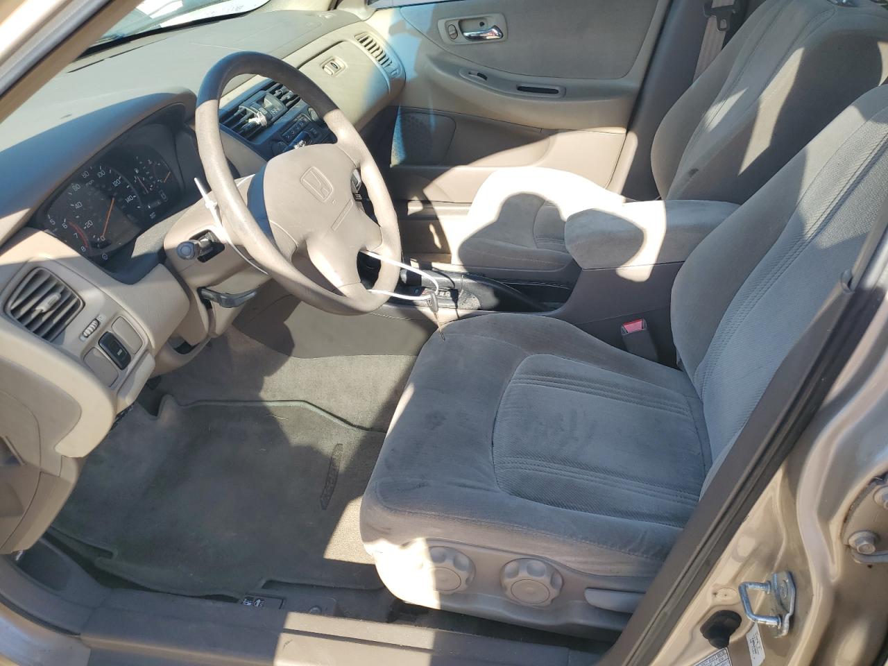 2000 Honda Accord Lx VIN: 1HGCG5643YA077985 Lot: 63037944