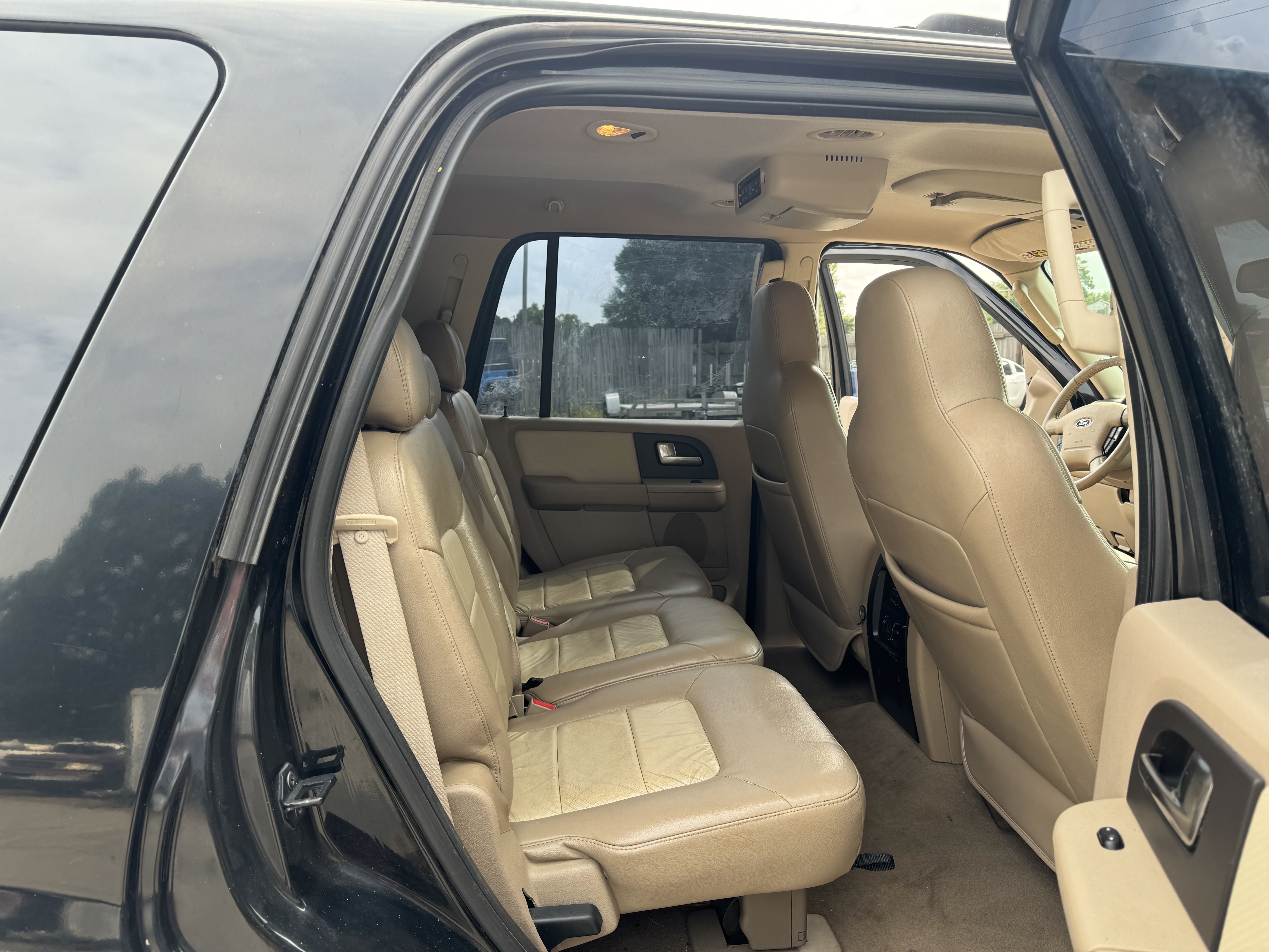 1FMPU18L94LA95083 2004 Ford Expedition Eddie Bauer