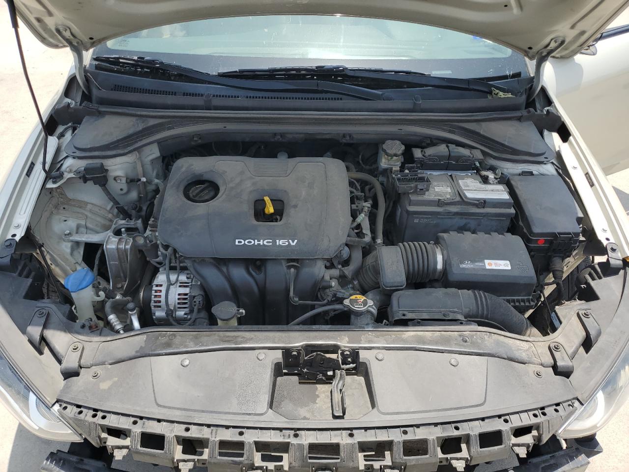 2018 Hyundai Elantra - Image 11