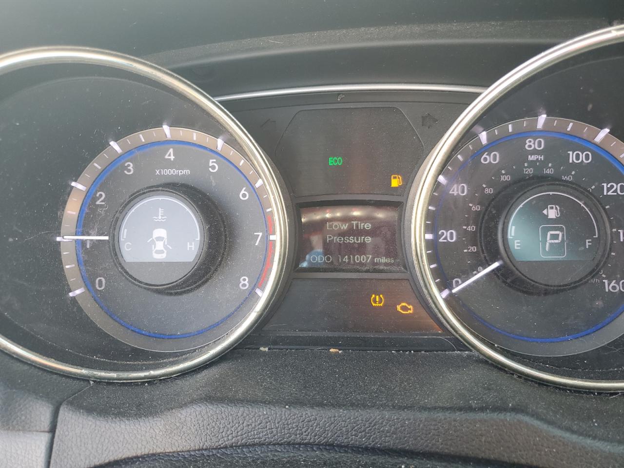 2011 Hyundai Sonata - Image 9