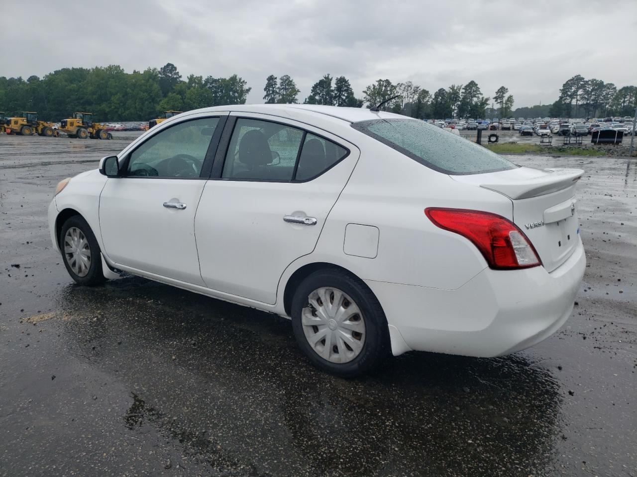 2014 Nissan Versa - Image 2