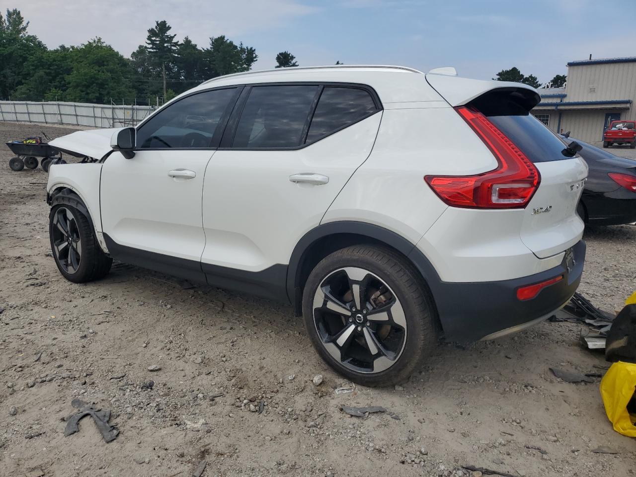 2022 Volvo Xc40 T5 Momentum VIN: YV4162UK1N2699240 Lot: 63015474