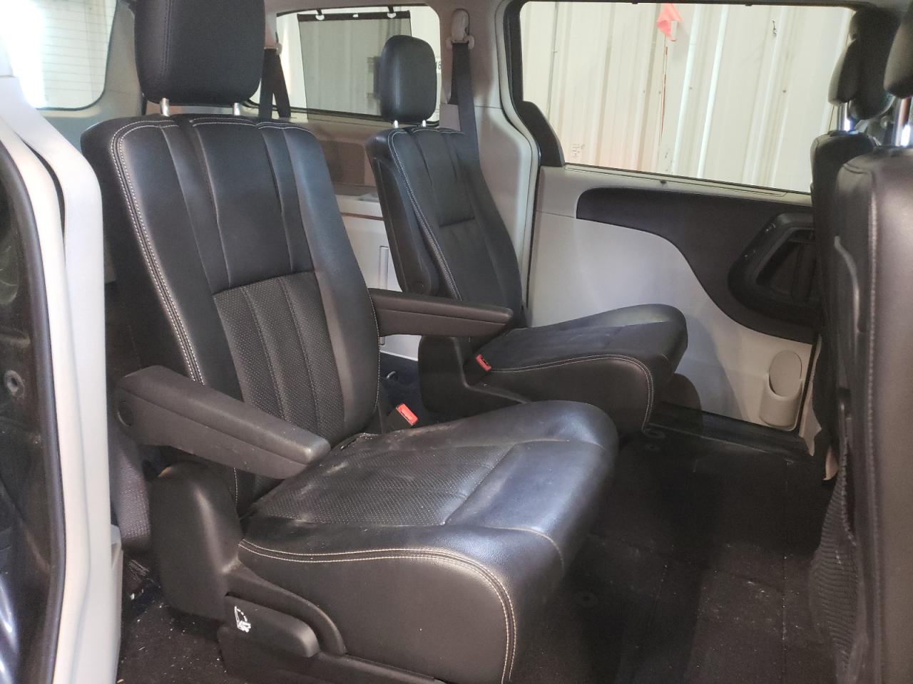 2015 Chrysler Town & Country Touring L VIN: 2C4RC1CG7FR754881 Lot: 63781144