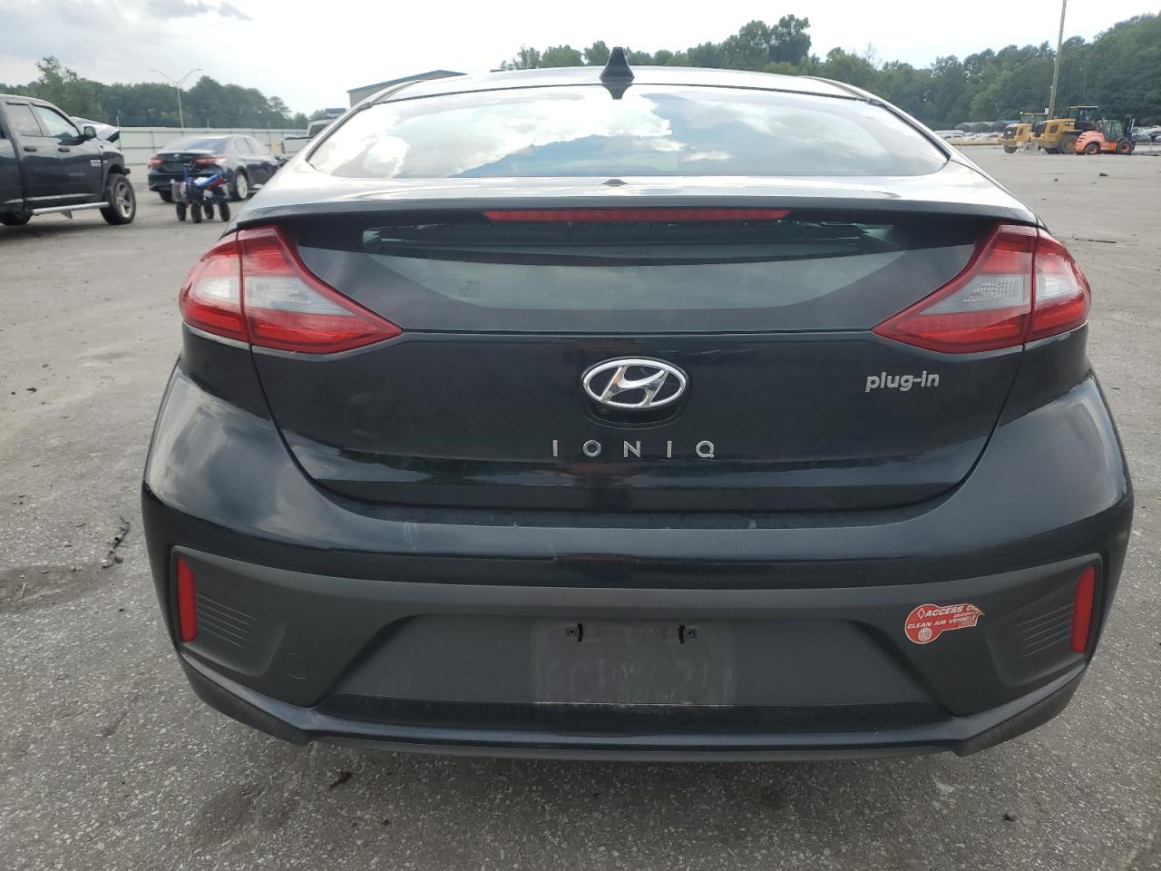 KMHC75LD6JU075943 2018 Hyundai Ioniq Limited