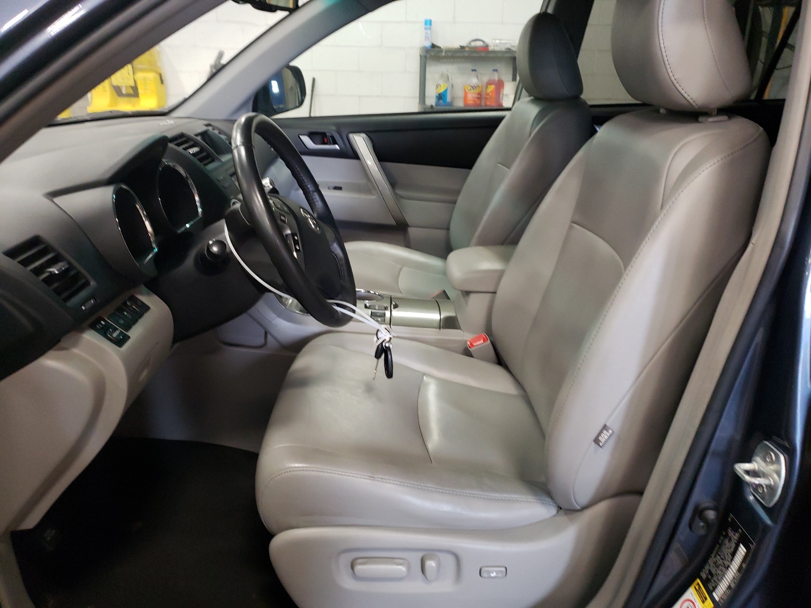 5TDBK3EH1CS158853 2012 Toyota Highlander Base