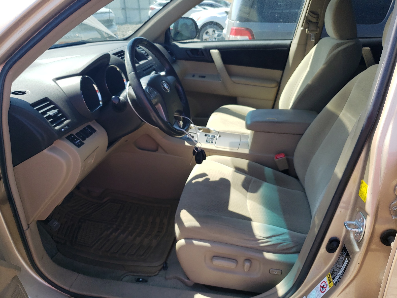 5TDBK3EH0AS039107 2010 Toyota Highlander