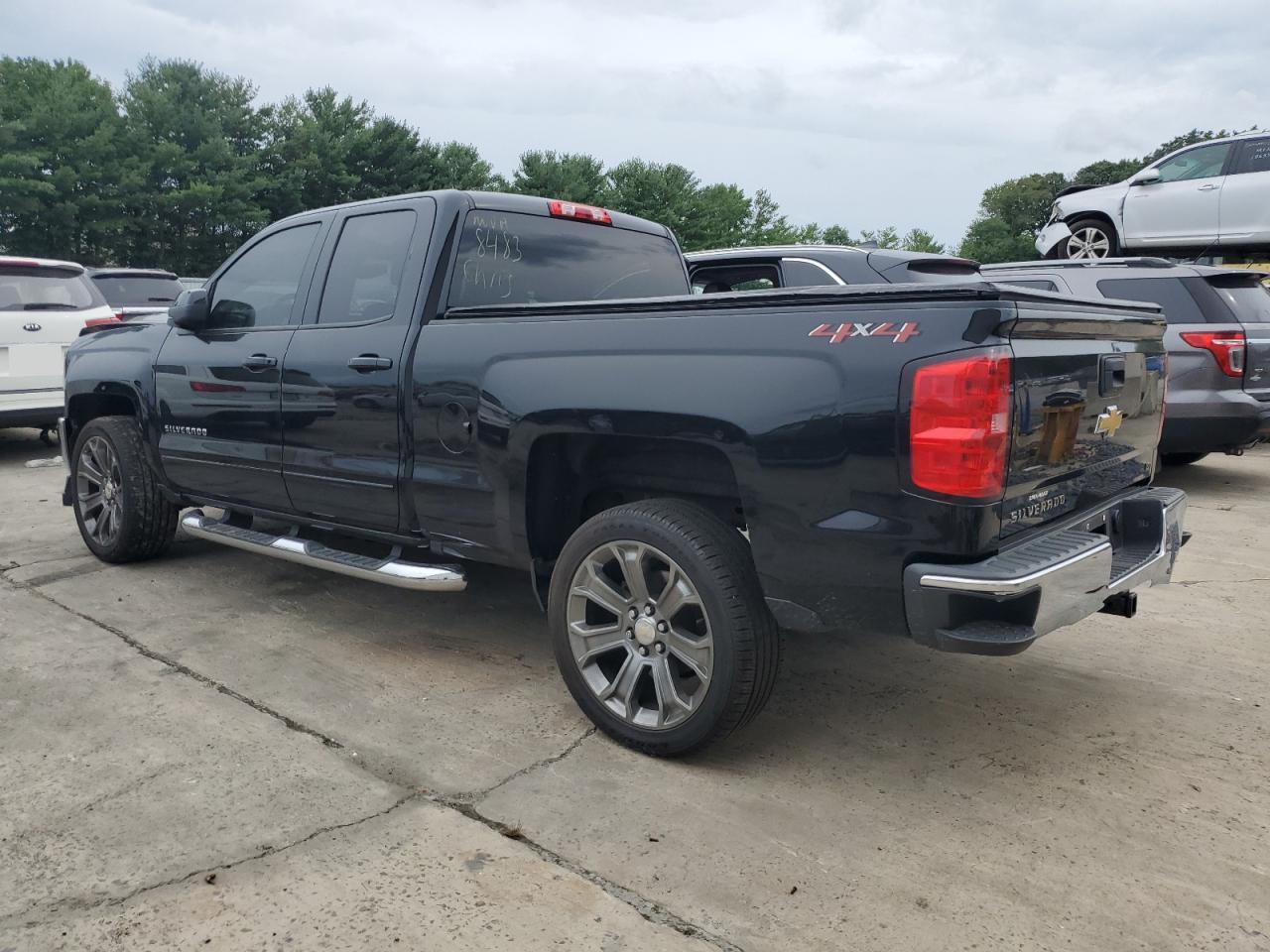 2GCVKREC7J1108483 2018 Chevrolet Silverado K1500 Lt