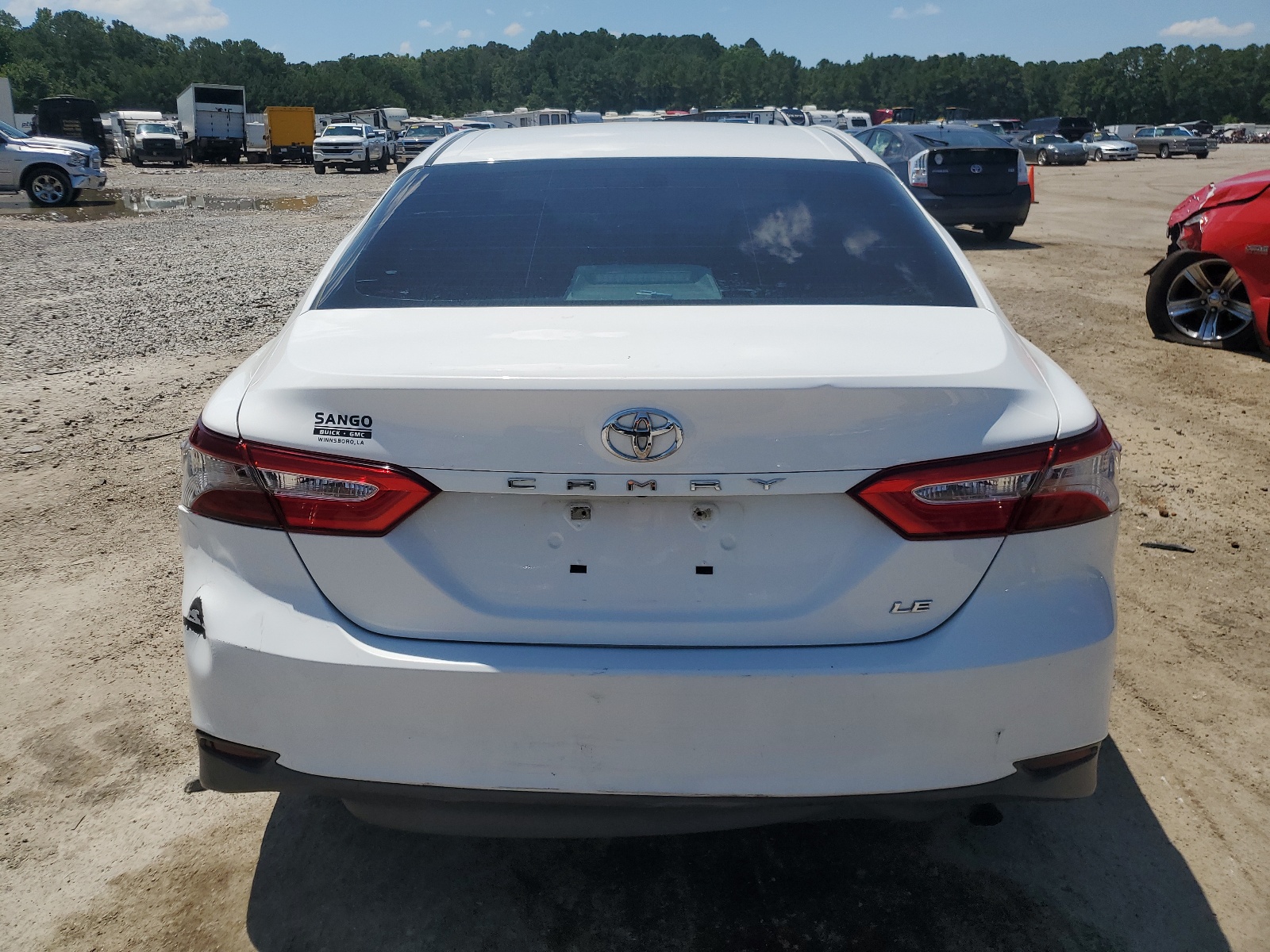 2018 Toyota Camry L vin: 4T1B11HK3JU086587