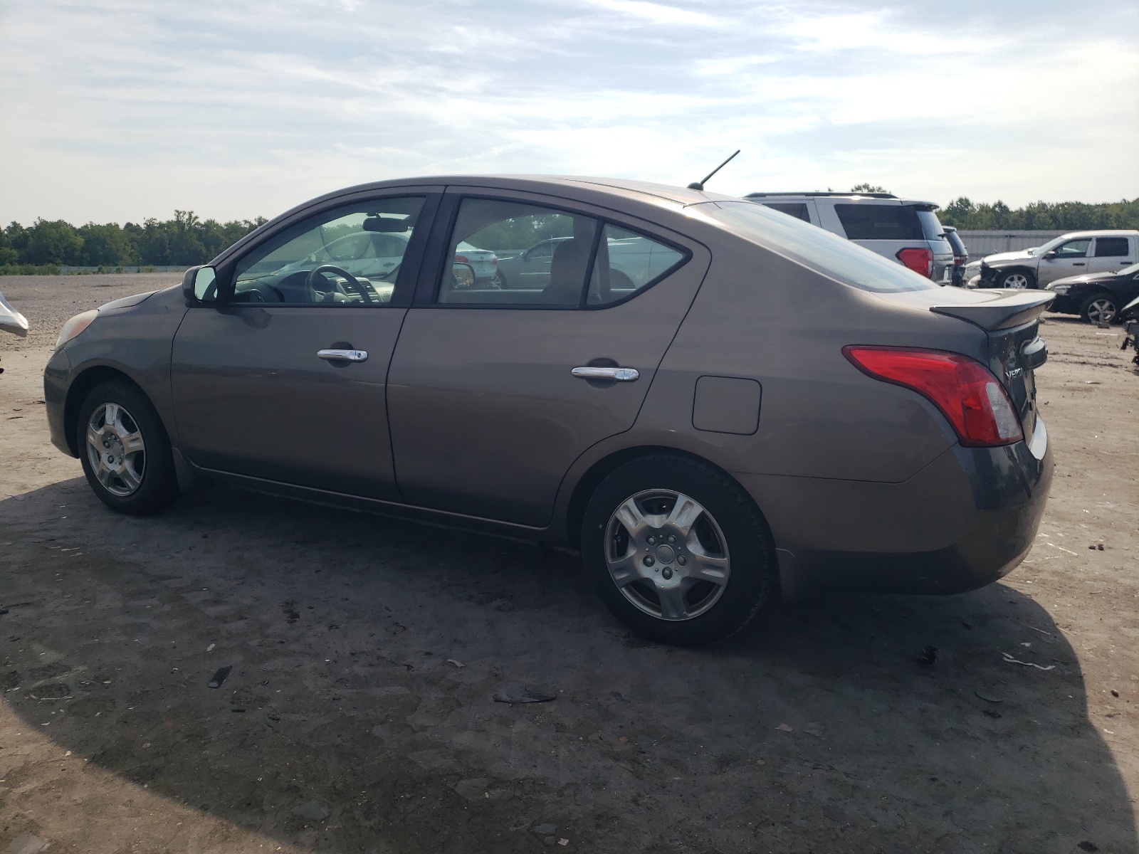 2014 Nissan Versa S vin: 3N1CN7AP7EL820186