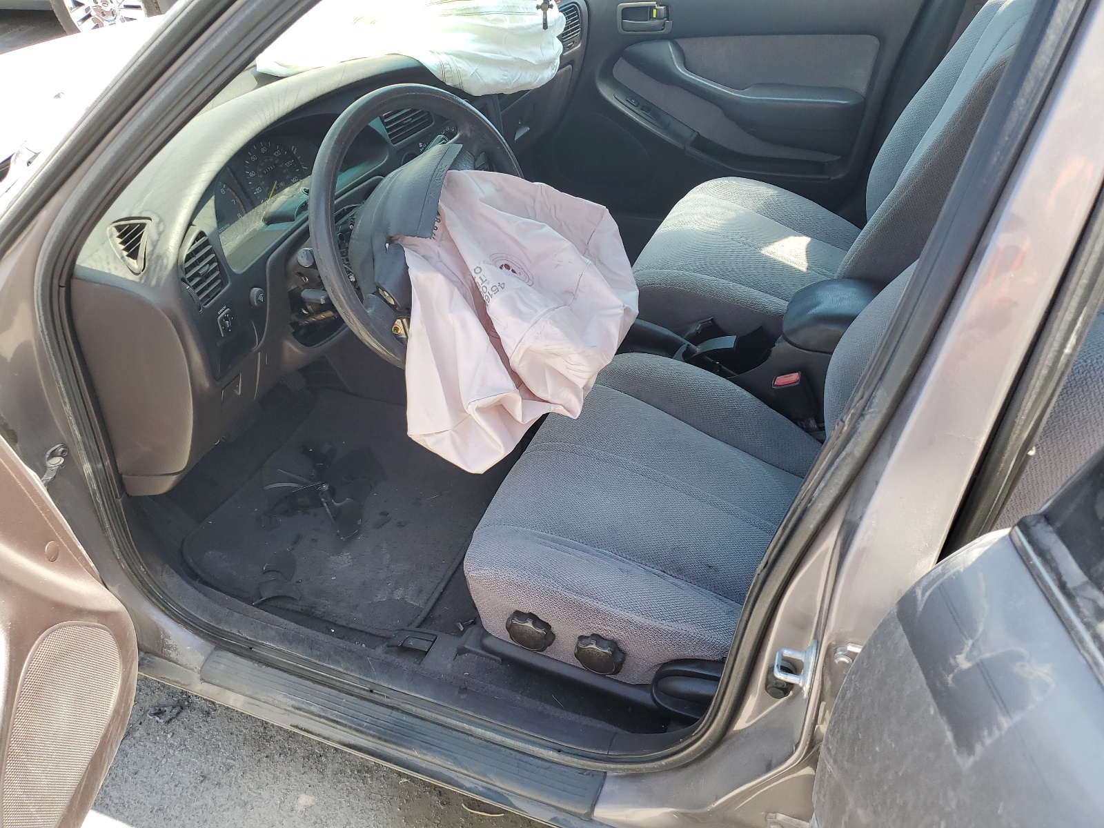 4T1SK12EXSU572668 1995 Toyota Camry Le