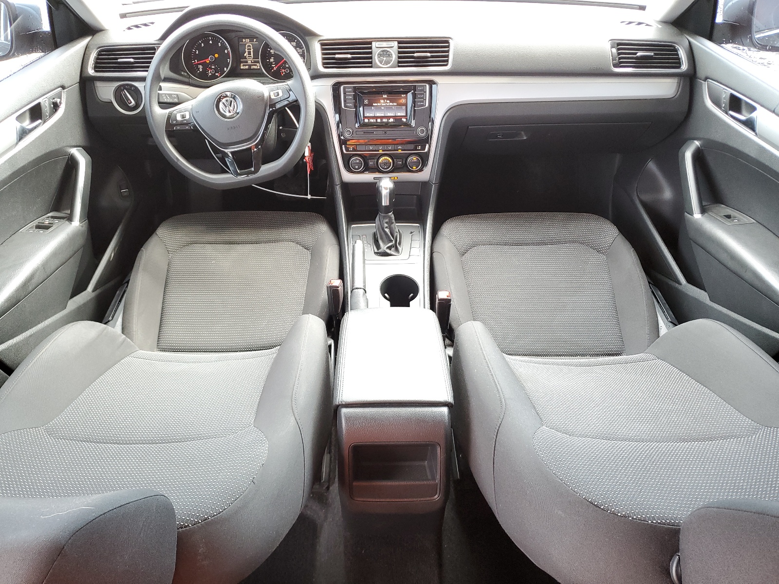 1VWAT7A36HC069067 2017 Volkswagen Passat S