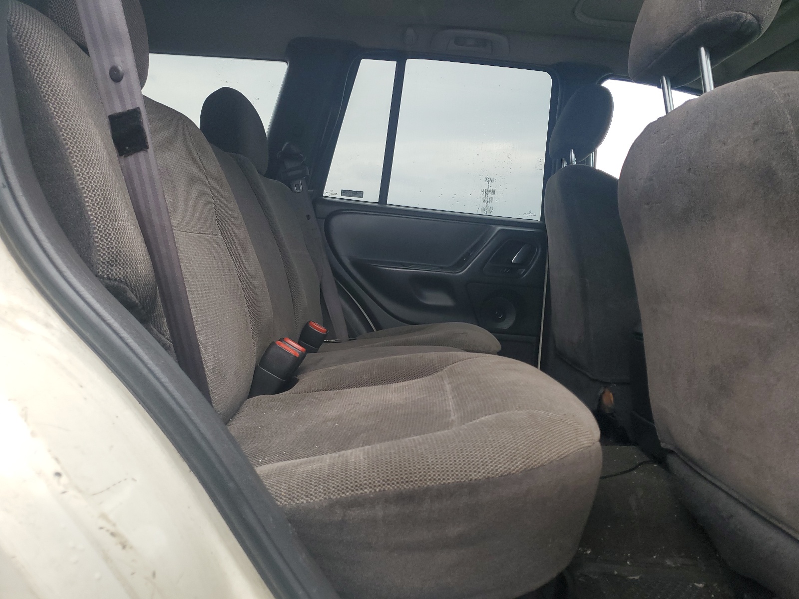 1J4GW48S3YC214253 2000 Jeep Grand Cherokee Laredo