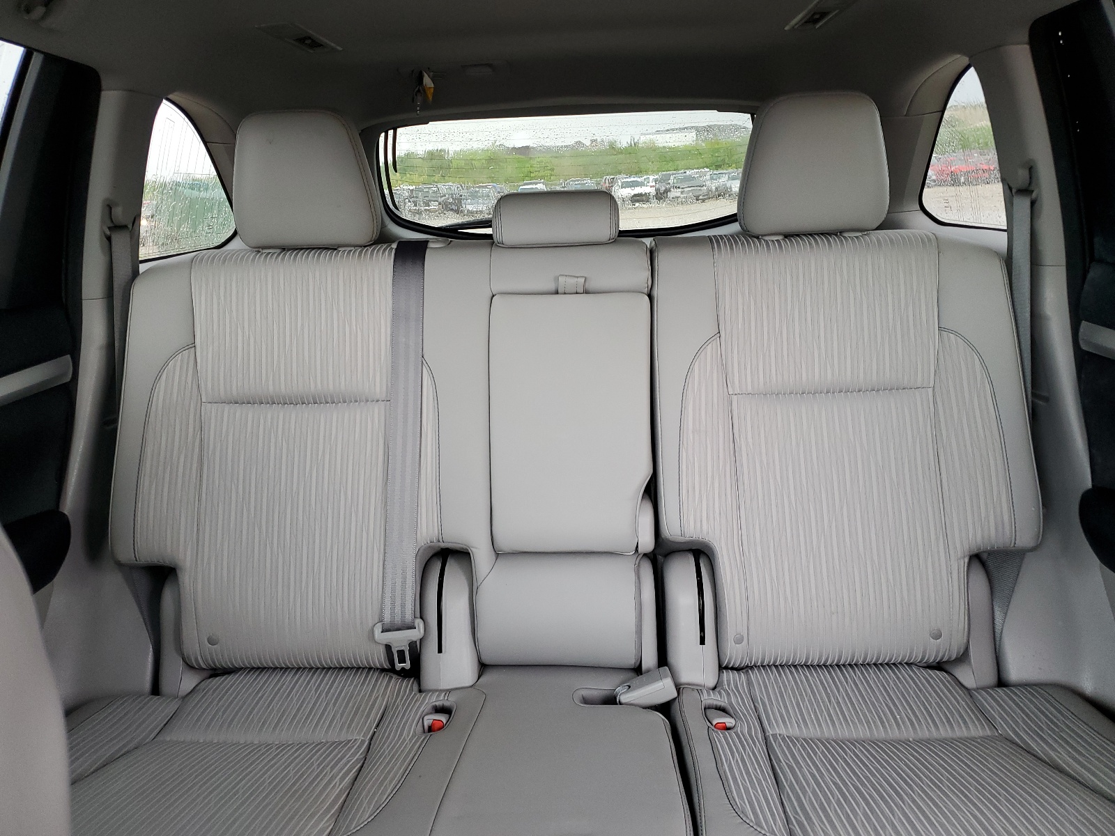 5TDBKRFH8GS338161 2016 Toyota Highlander Le