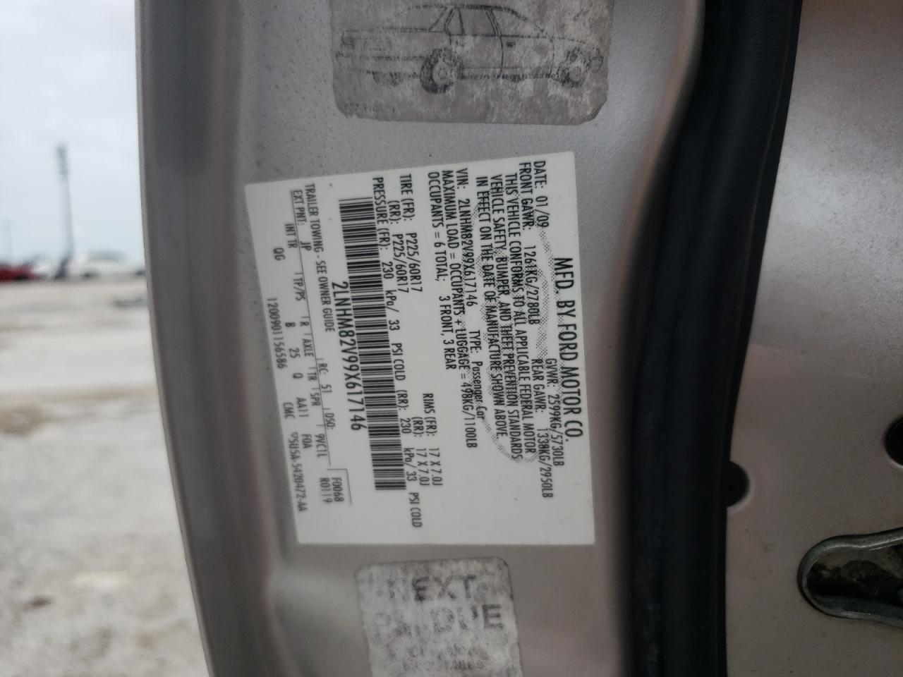 2009 Lincoln Town Car Signature Limited VIN: 2LNHM82V99X617146 Lot: 62736274