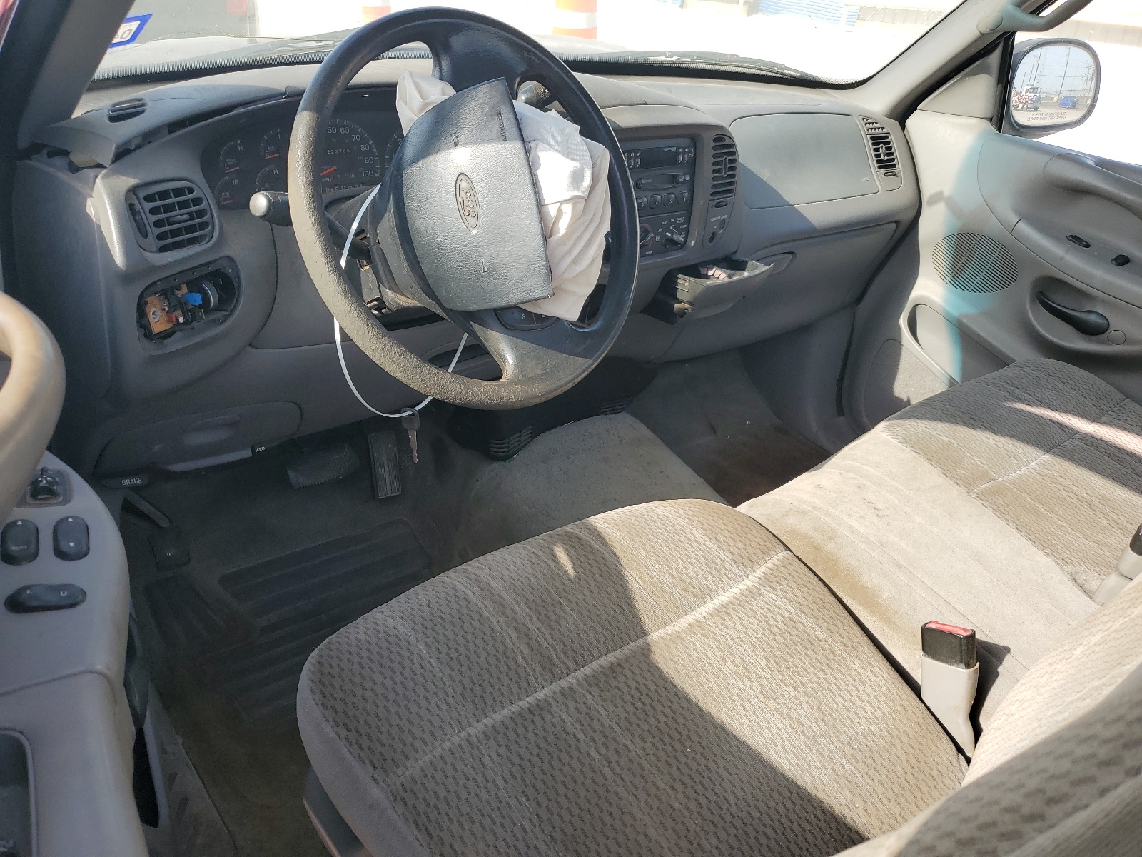 1FTDF0767VKC72356 1997 Ford F150