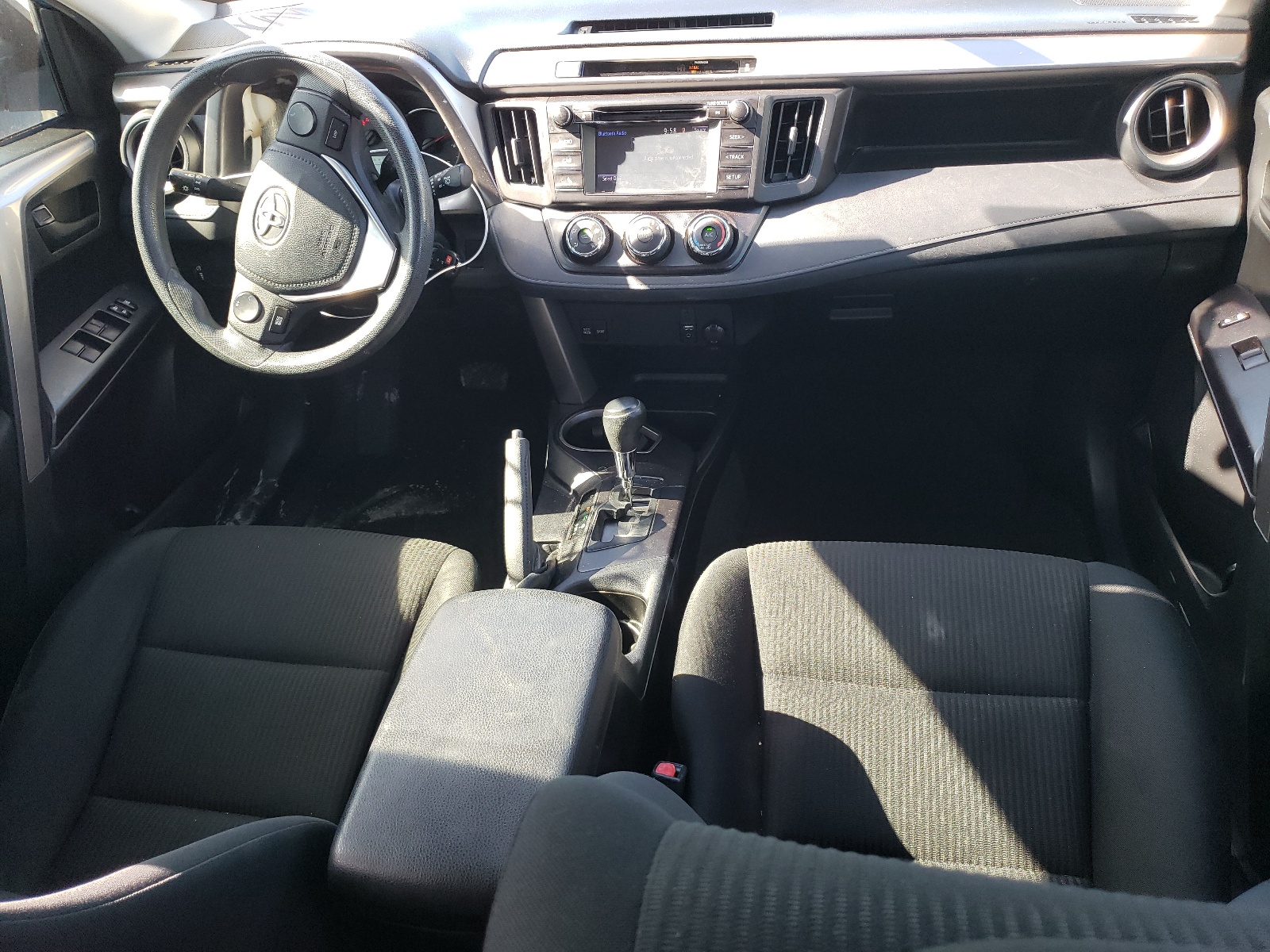 JTMZFREV3GJ093681 2016 Toyota Rav4 Le