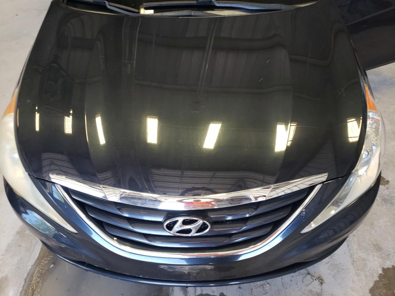 2013 Hyundai Sonata - Image 11
