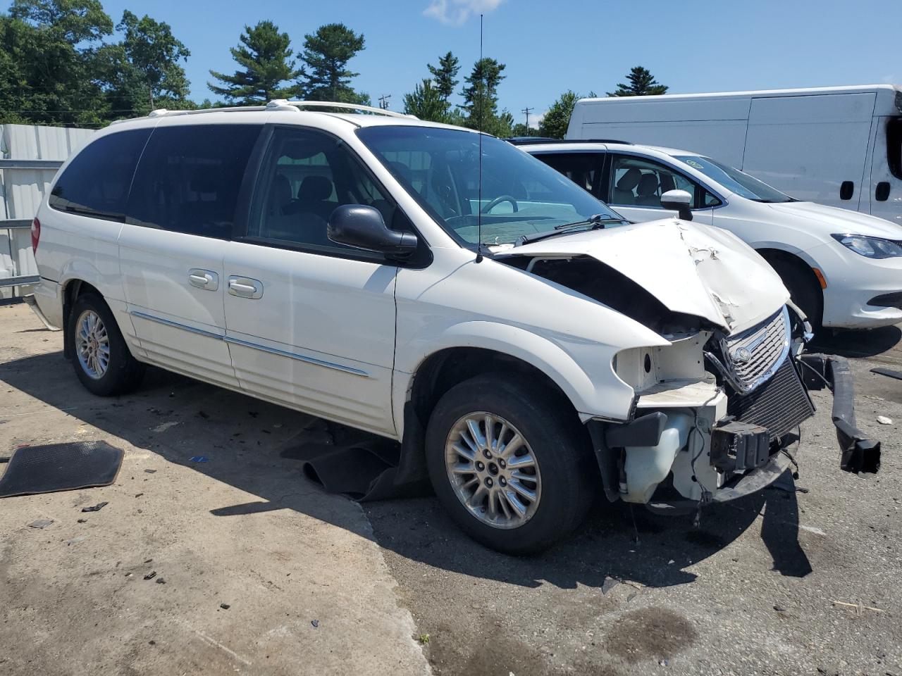 2002 Chrysler Town & Country - Image 4