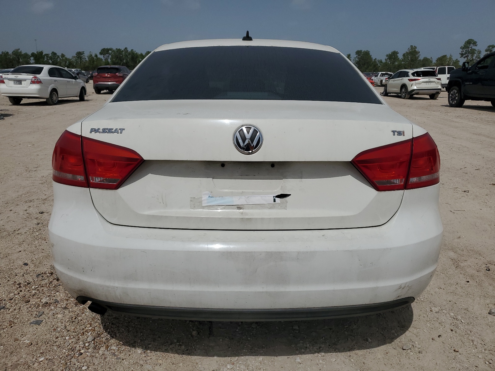 2014 Volkswagen Passat S vin: 1VWAT7A37EC074841