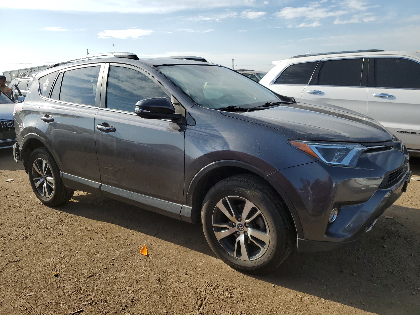 2018 Toyota Rav4 Adventure vin: JTMRFREV0JJ252177