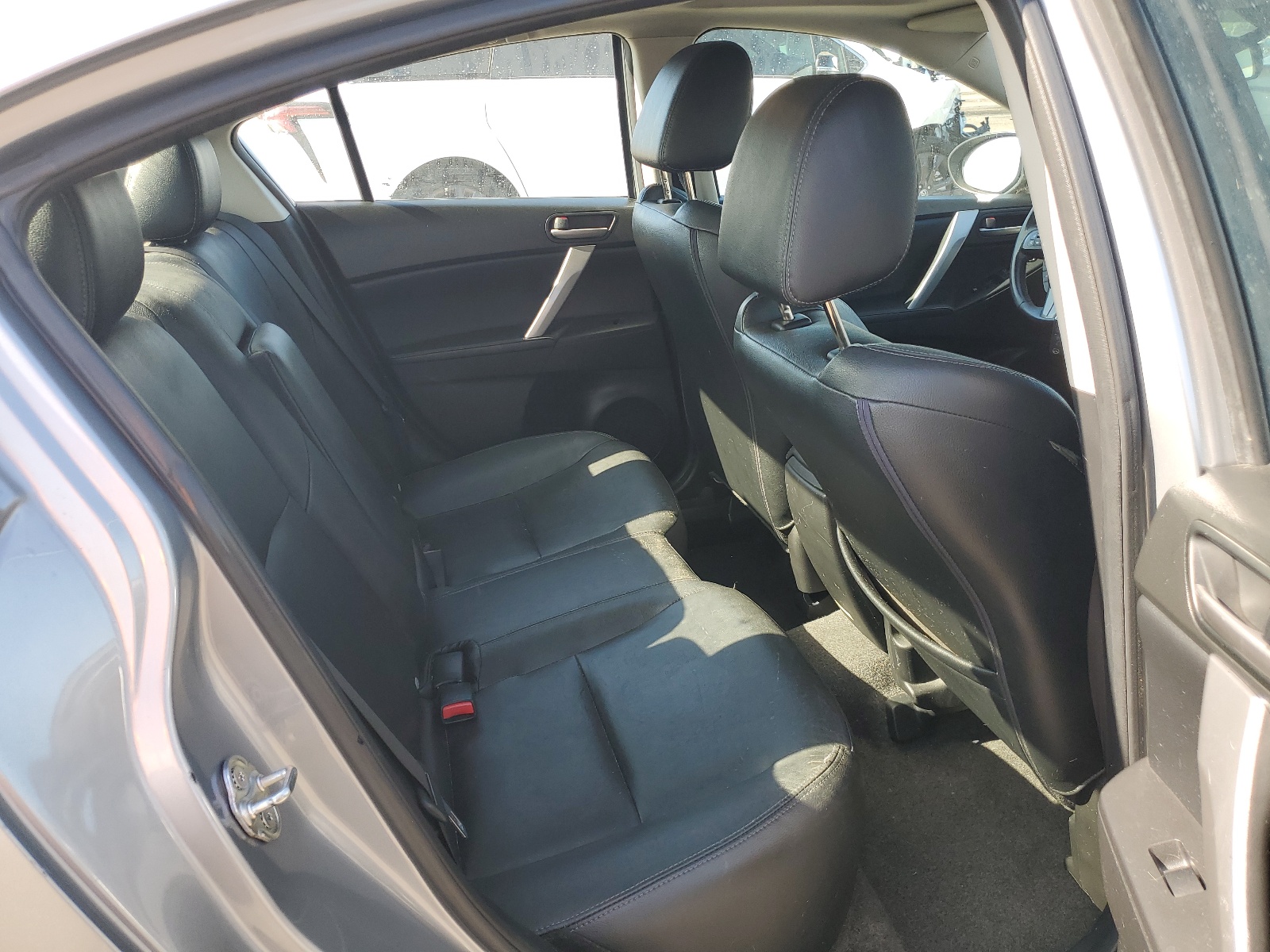 JM1BL1W52B1480600 2011 Mazda 3 S