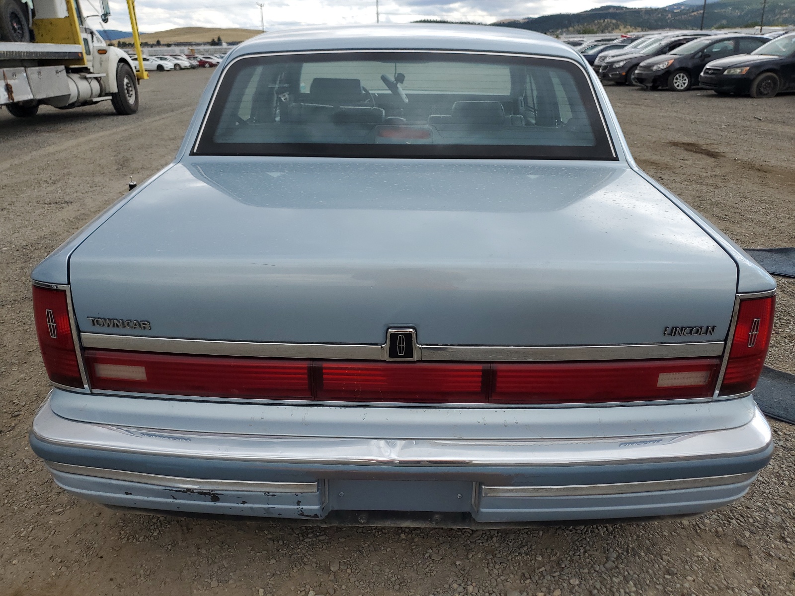 1LNLM82F6LY647523 1990 Lincoln Town Car Signature