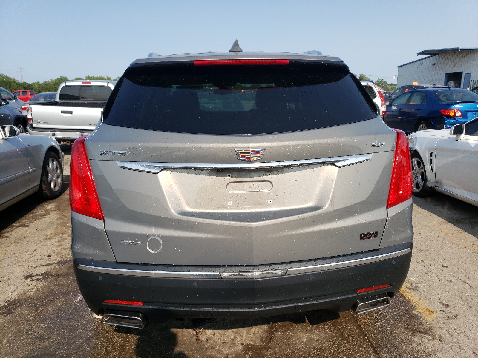 1GYKNDRS7HZ275243 2017 Cadillac Xt5 Luxury