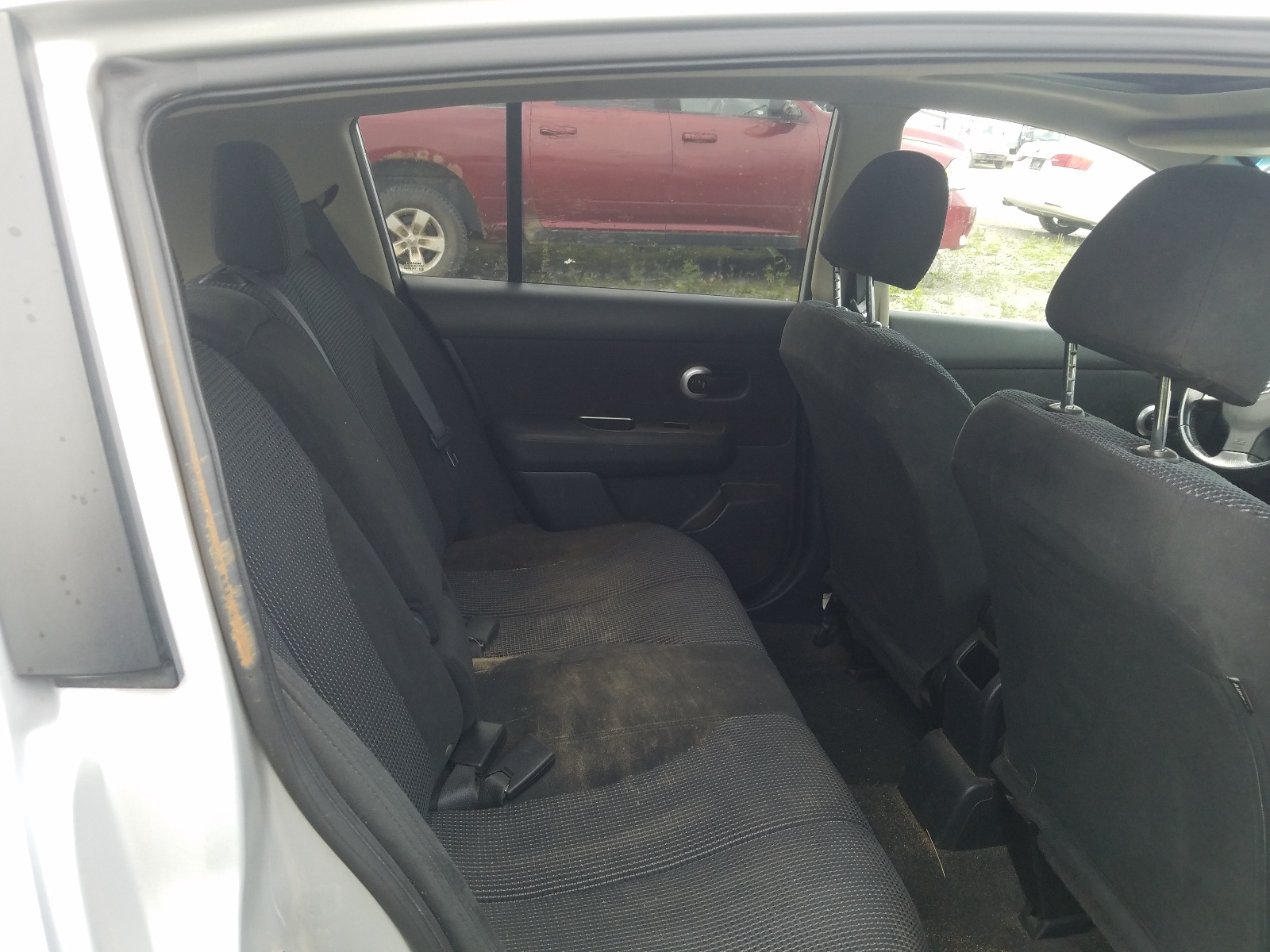 3N1BC1CP8BL386111 2011 Nissan Versa S