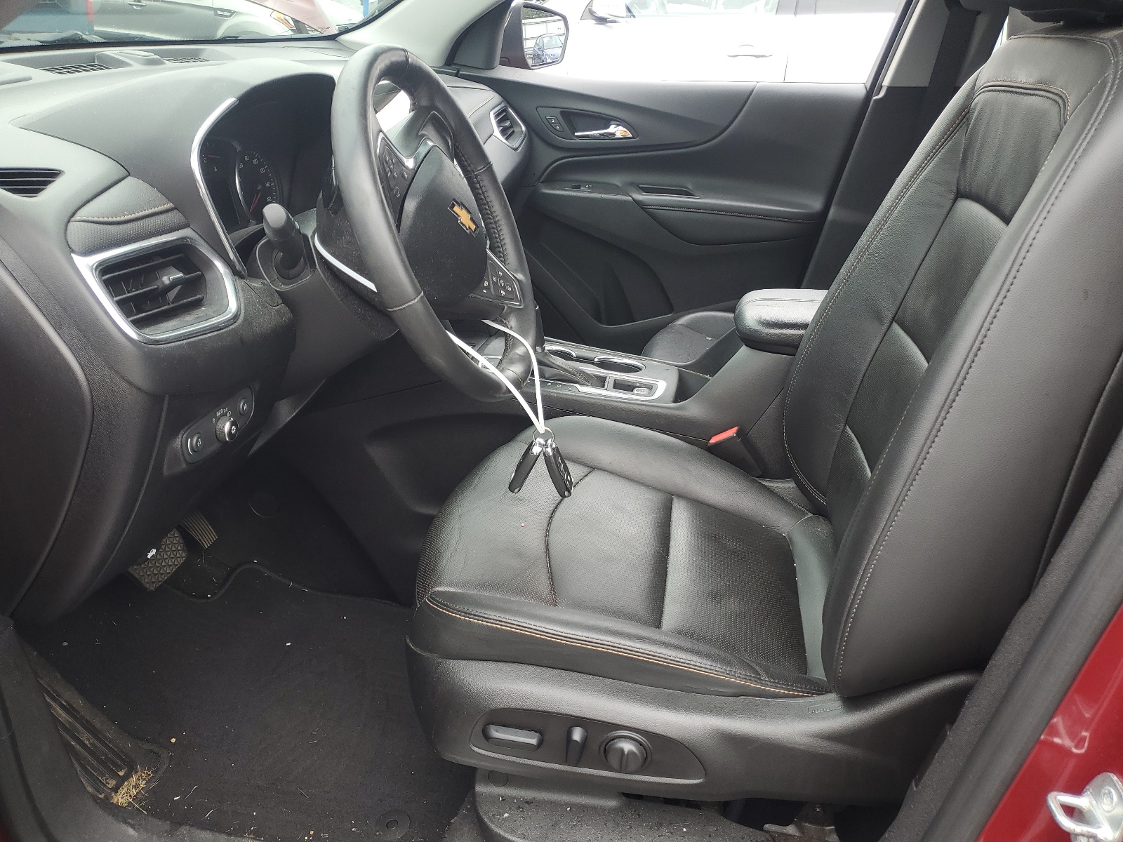 2GNAXVEV7J6118371 2018 Chevrolet Equinox Premier