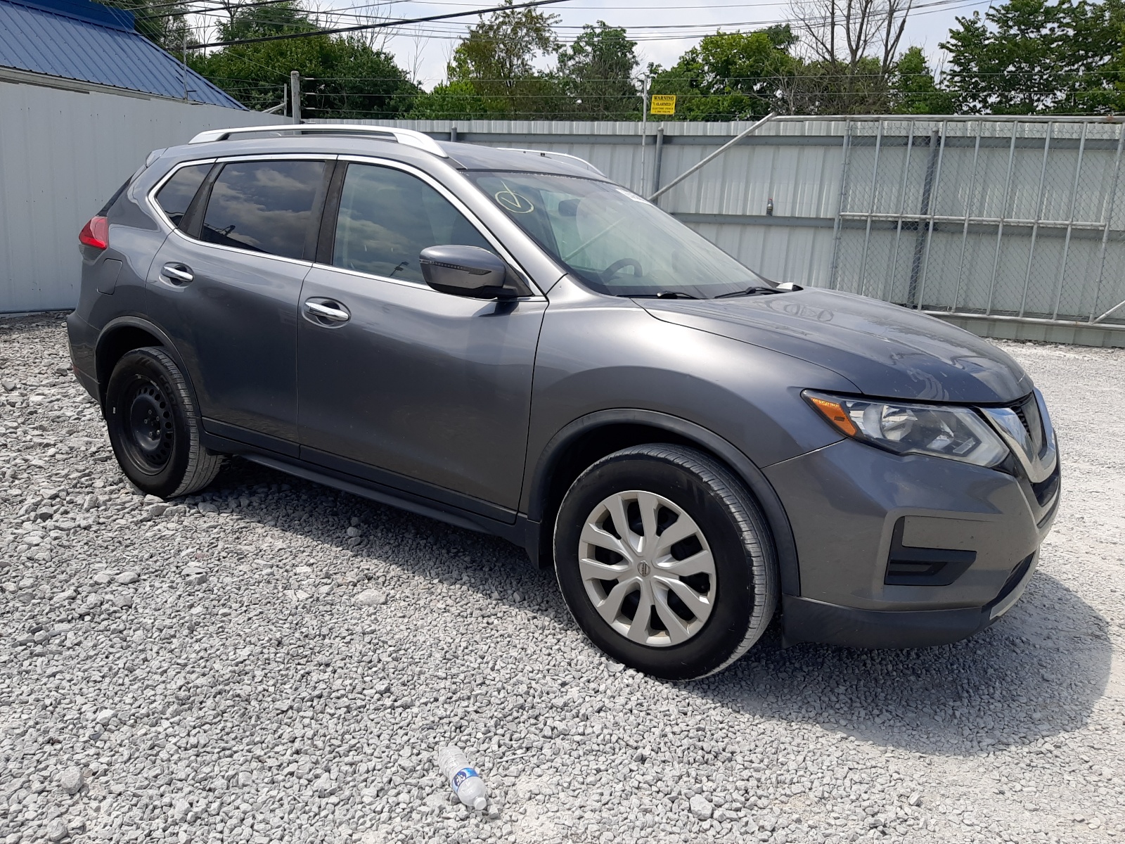 2017 Nissan Rogue S vin: KNMAT2MV2HP588595