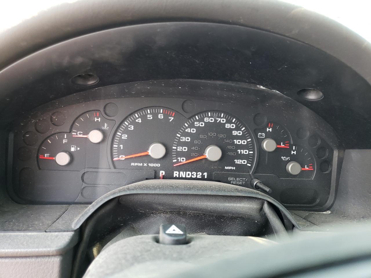2004 Ford Explorer - Image 9
