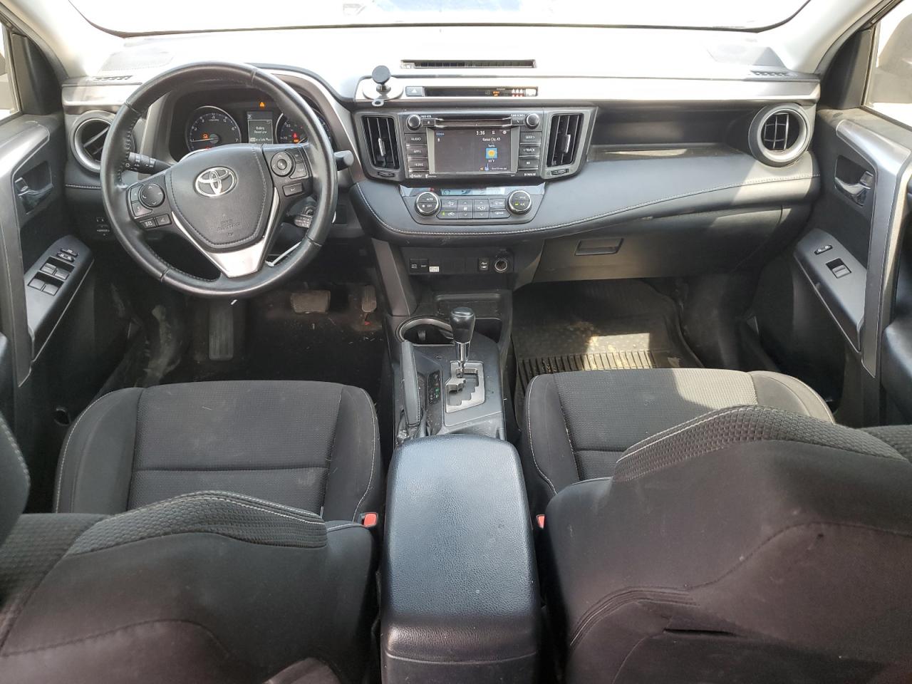 JTMRFREV8HD212180 2017 Toyota Rav4 Xle