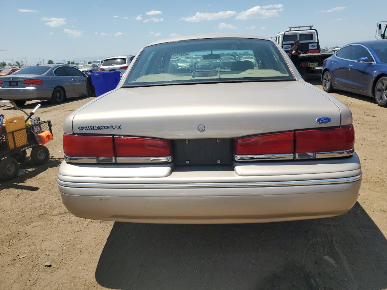 1997 Ford Crown Victoria Lx VIN: 2FALP74W6VX221701 Lot: 62662324