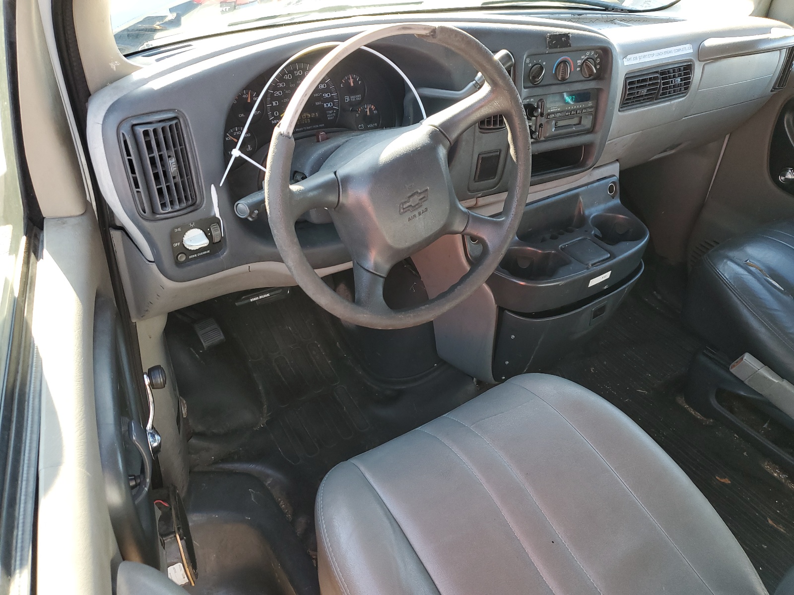 1GCGG29R3W1068688 1998 Chevrolet Express G2500