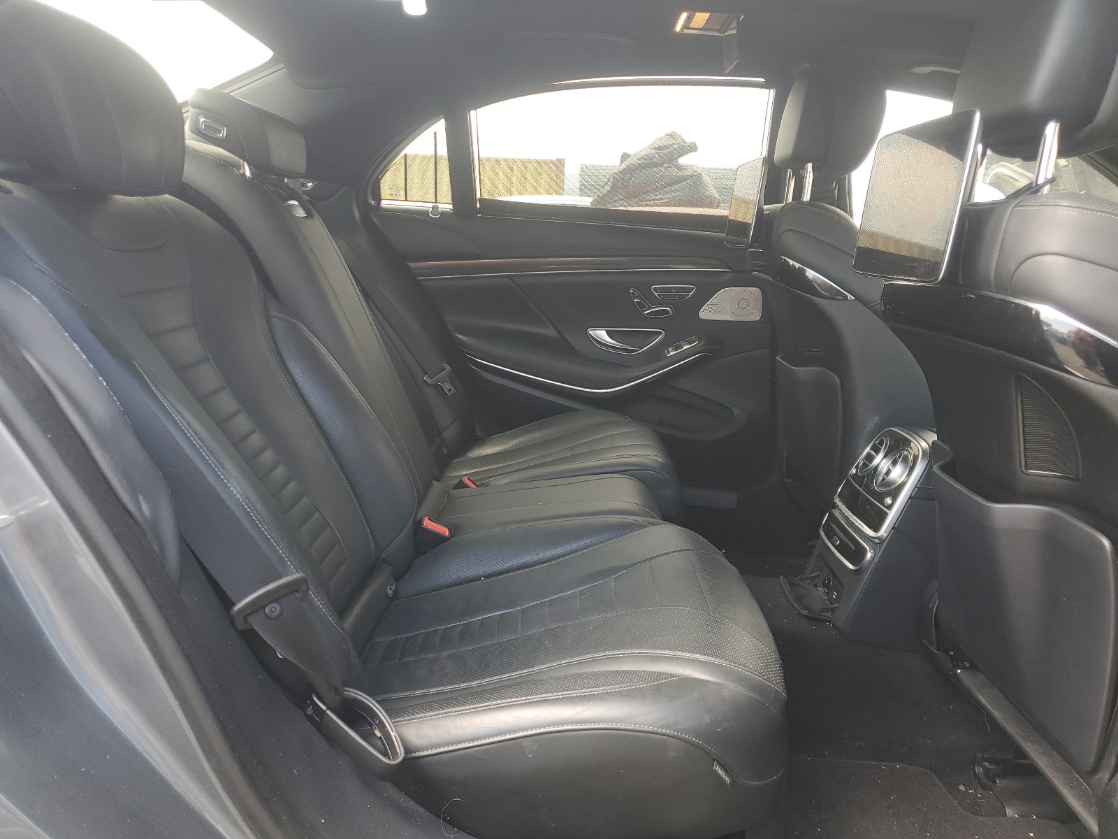 WDDUG8DB7JA367132 2018 Mercedes-Benz S 560