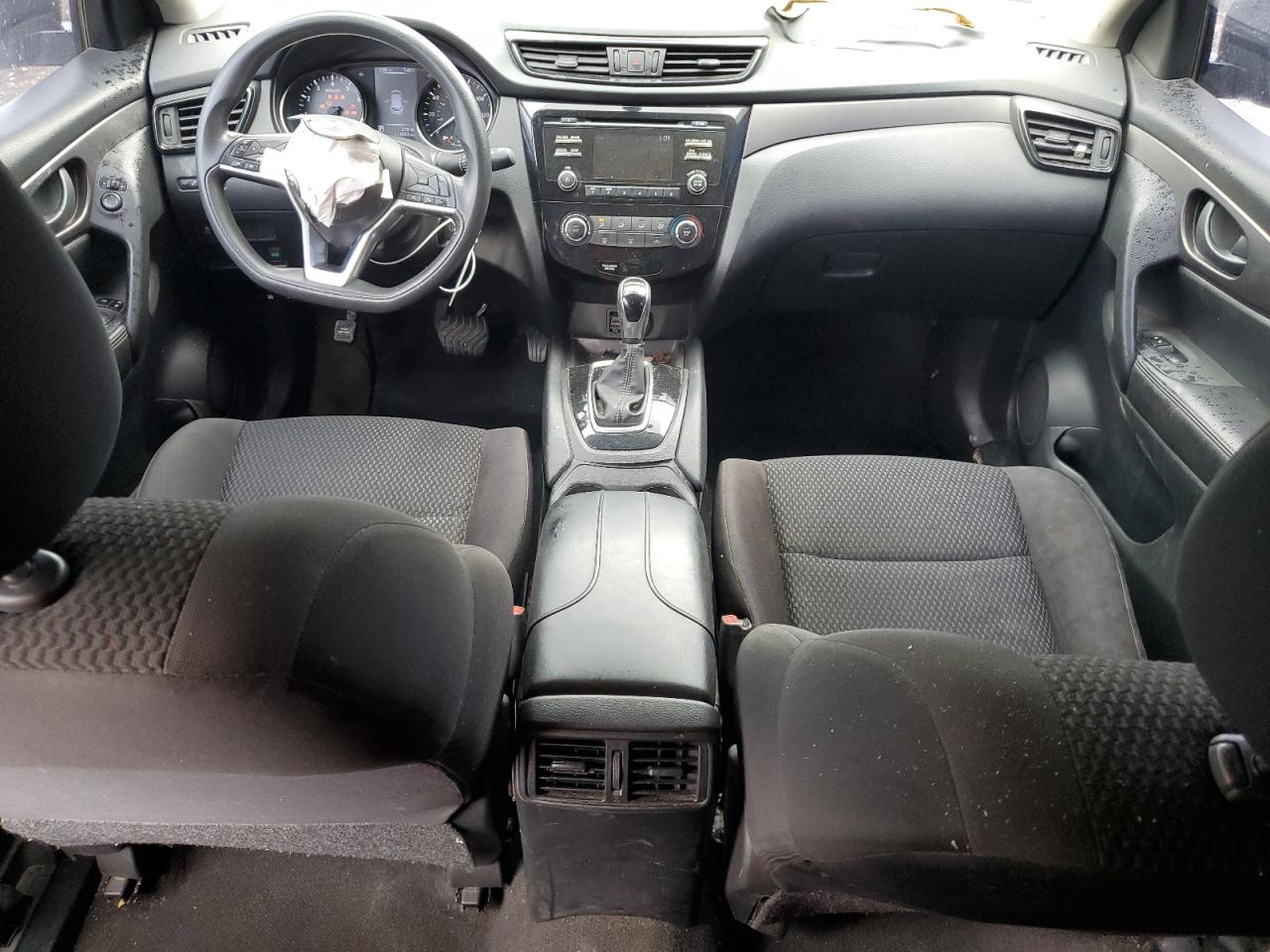 2017 Nissan Rogue - Image 8