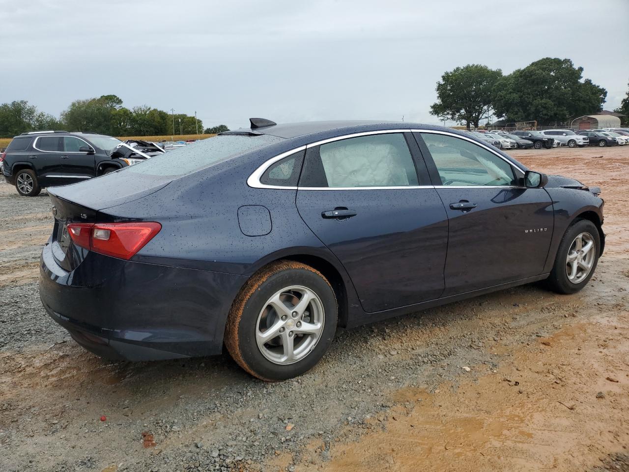 2016 Chevrolet Malibu - Image 3