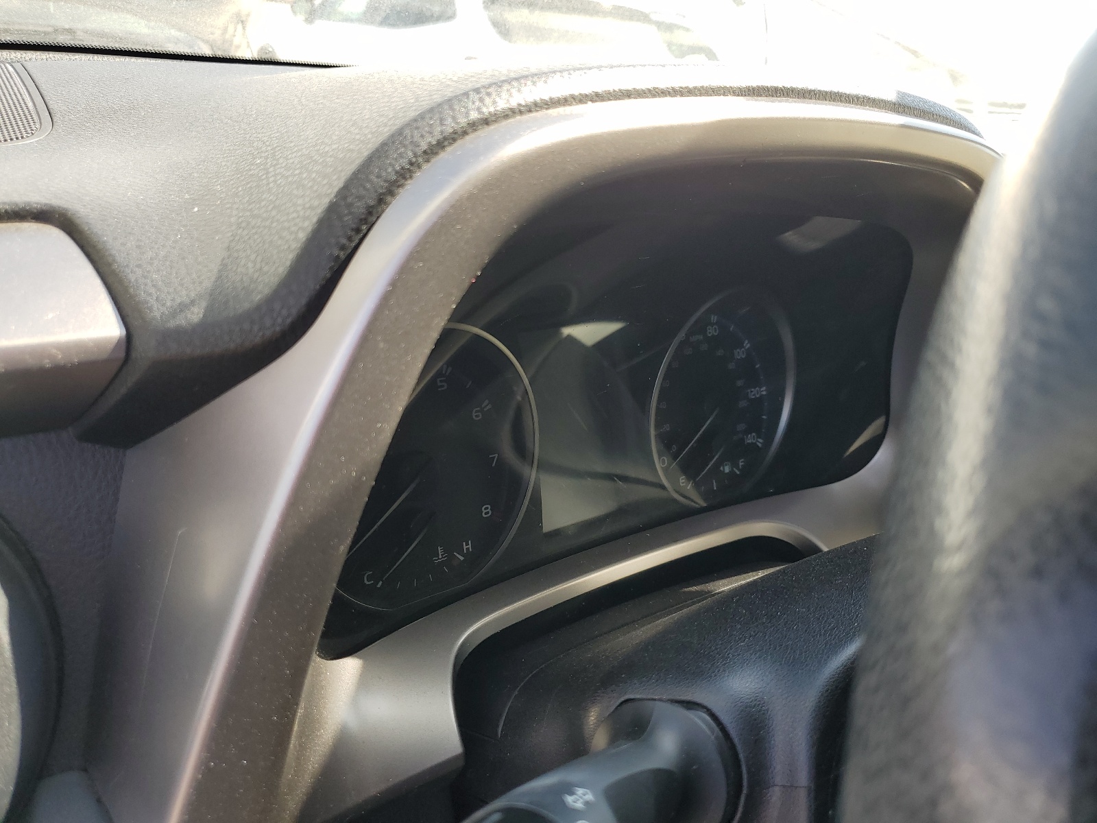 JTMBFREV9HJ133202 2017 Toyota Rav4 Le