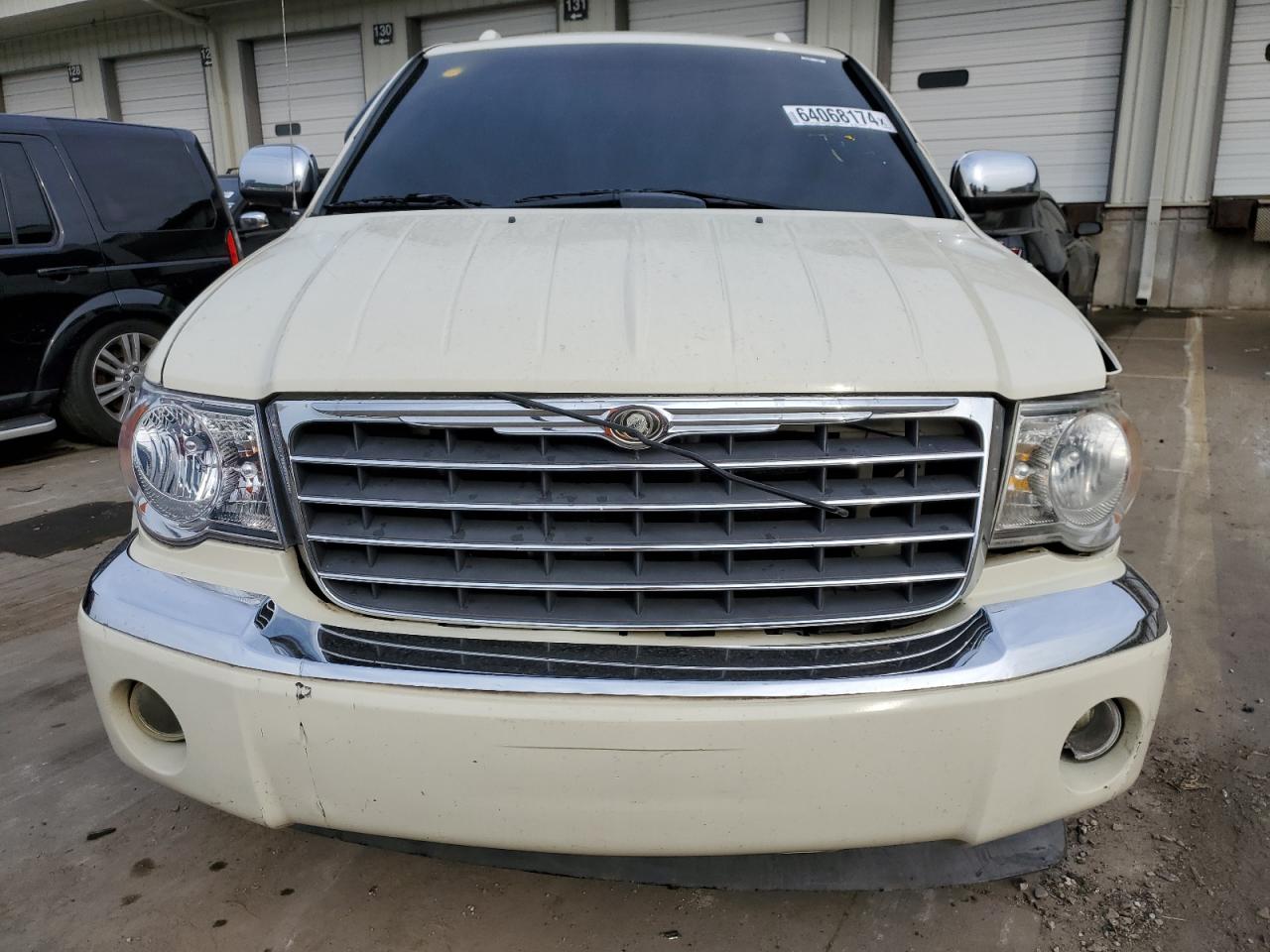 2009 Chrysler Aspen - Image 5