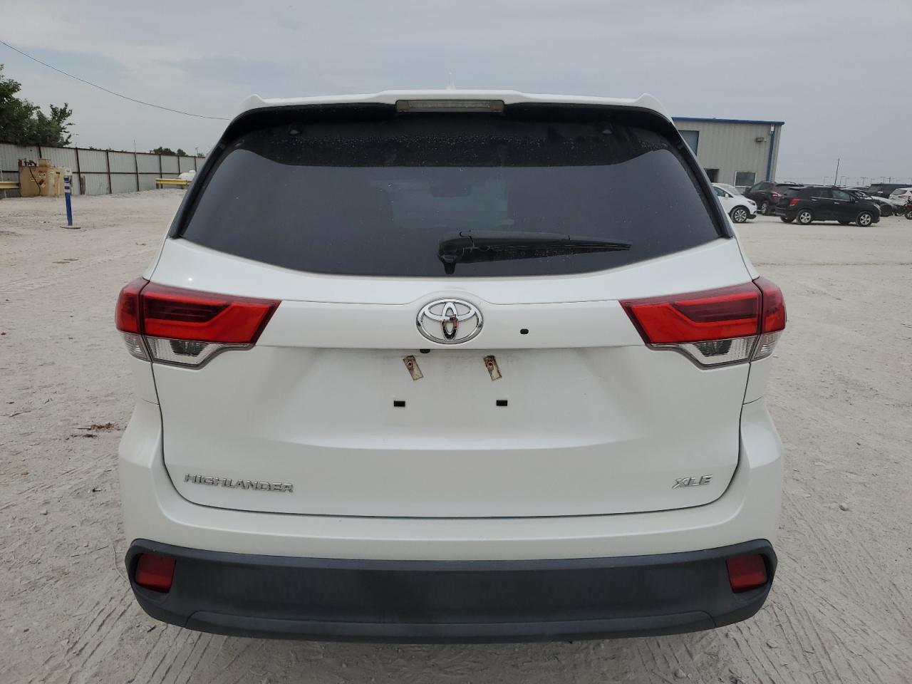 2019 Toyota Highlander Se VIN: 5TDKZRFH5KS318213 Lot: 62442504