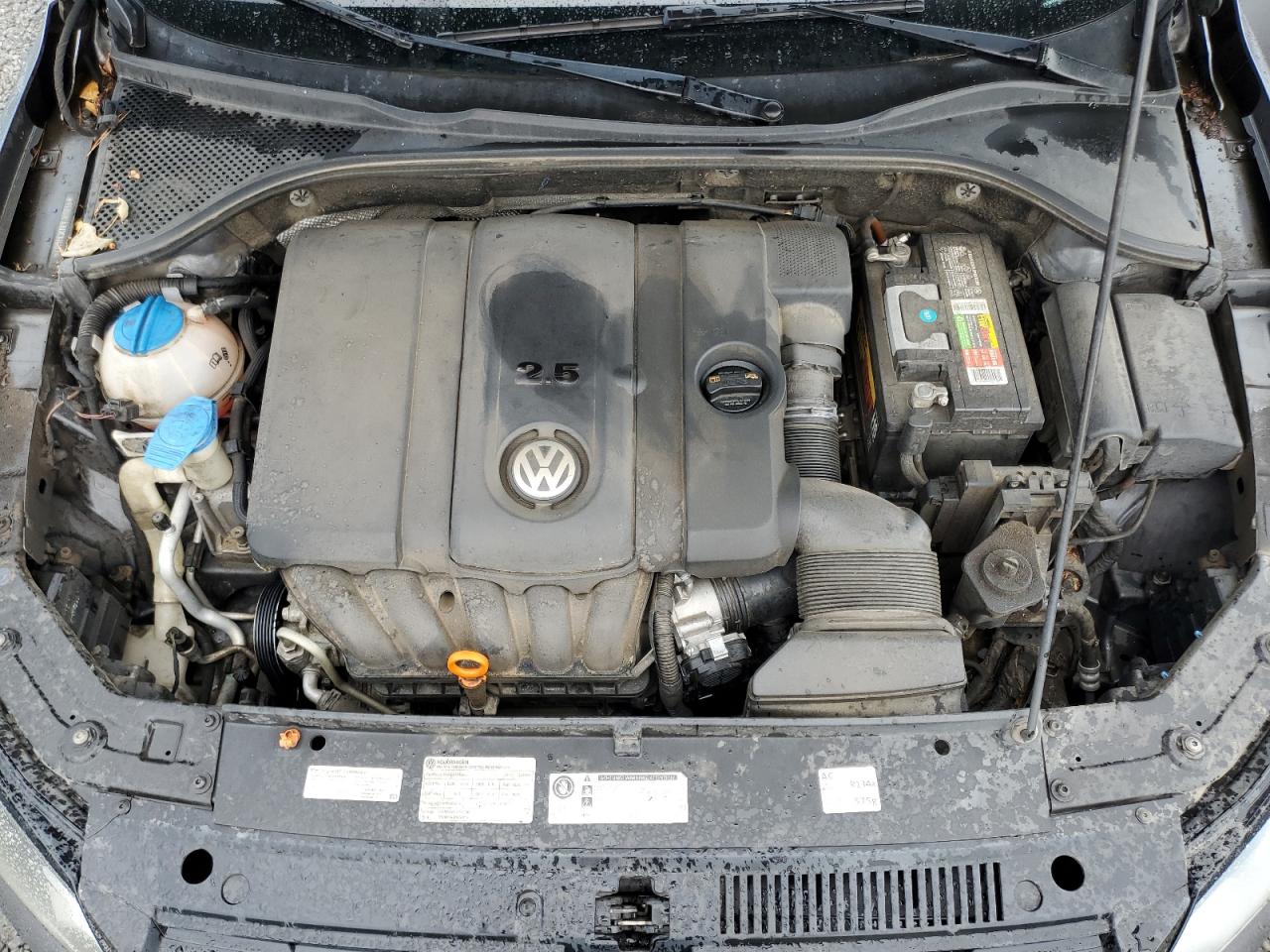 2013 Volkswagen Passat S VIN: 1VWAH7A39DC004421 Lot: 64146554