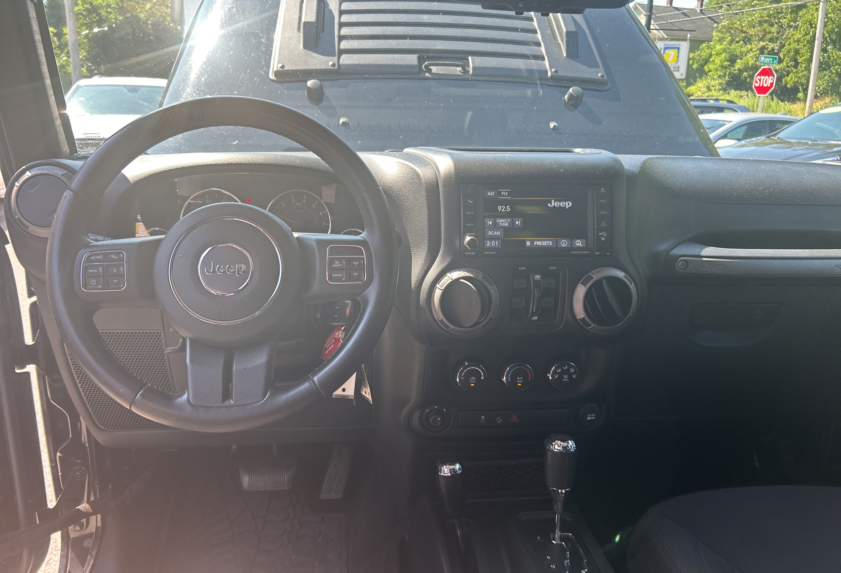 2015 Jeep Wrangler Unlimited Sport vin: 1C4BJWDG3FL518501