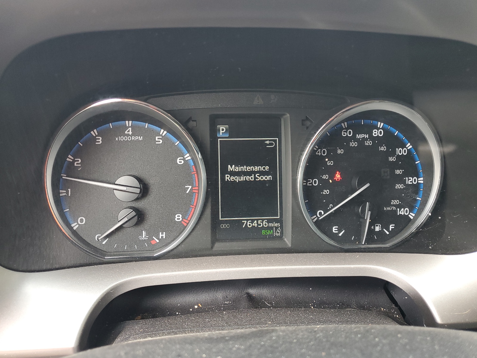 JTMDFREV2HJ715425 2017 Toyota Rav4 Limited