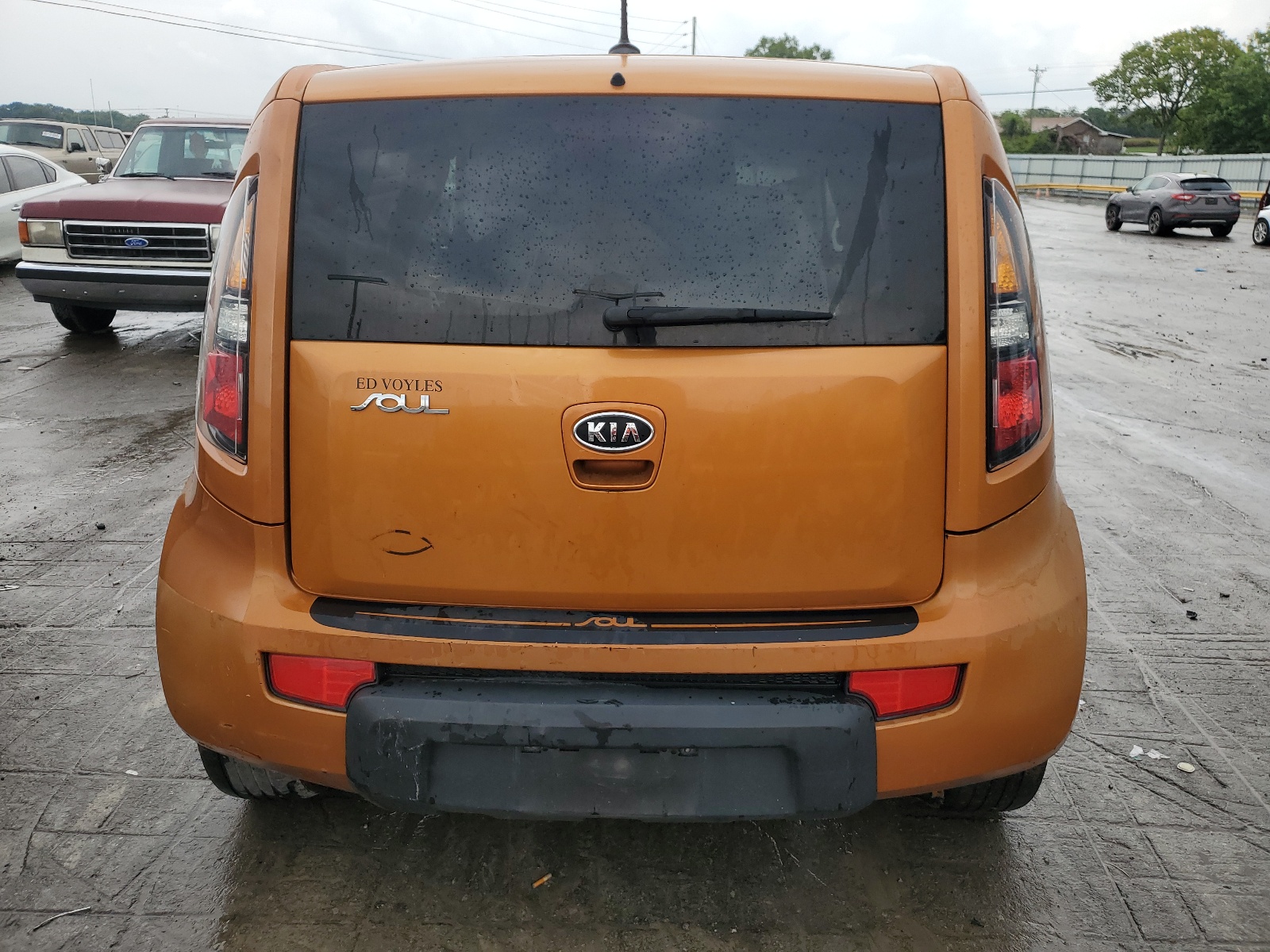 KNDJT2A22B7272552 2011 Kia Soul +