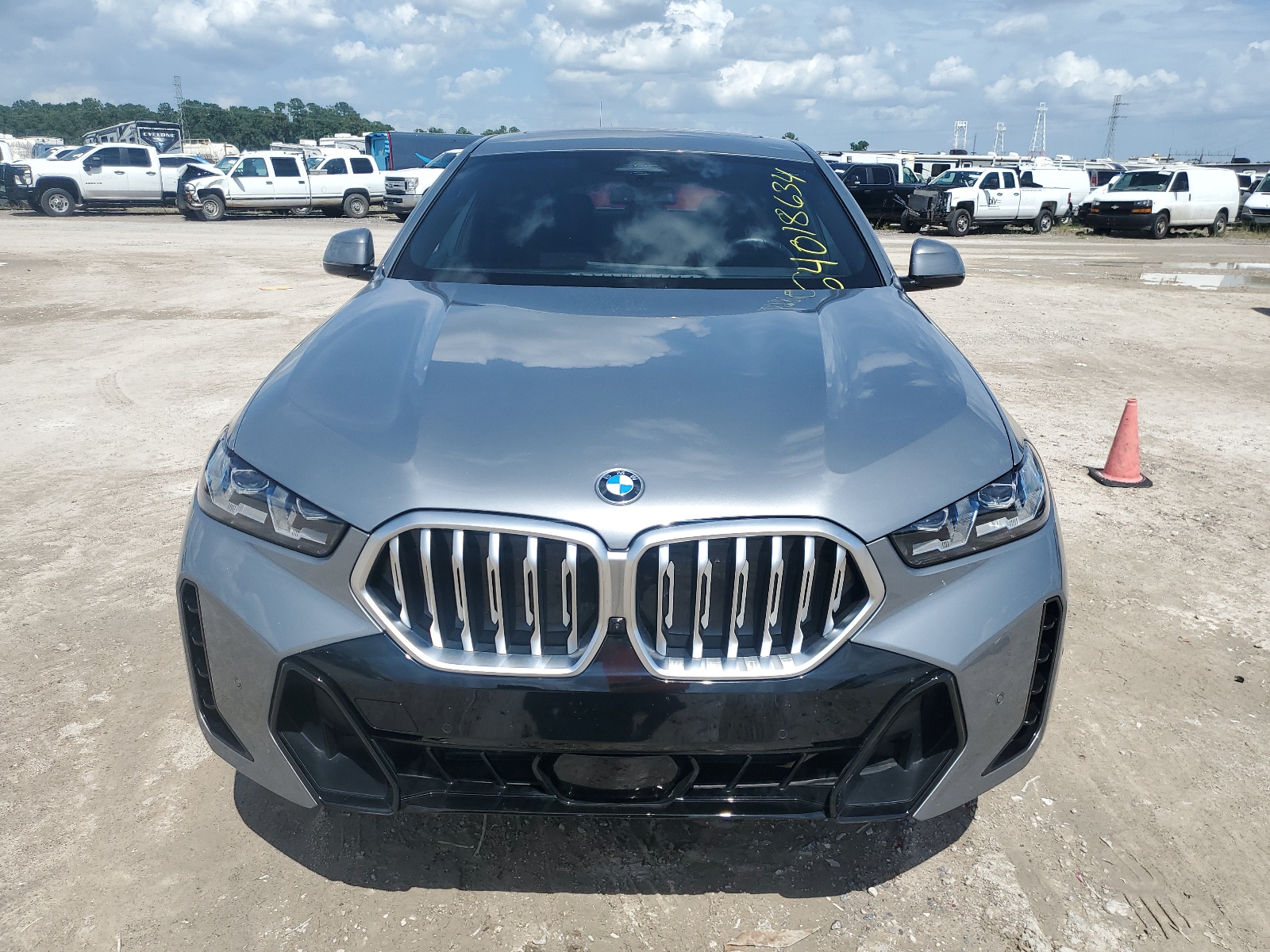 2024 BMW X6 xDrive40I vin: 5UX33EX03R9V15881