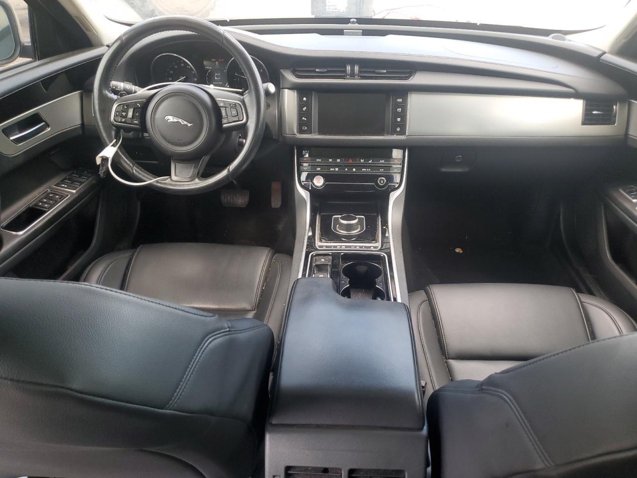 SAJBJ4BN8HCY45129 2017 Jaguar Xf Premium